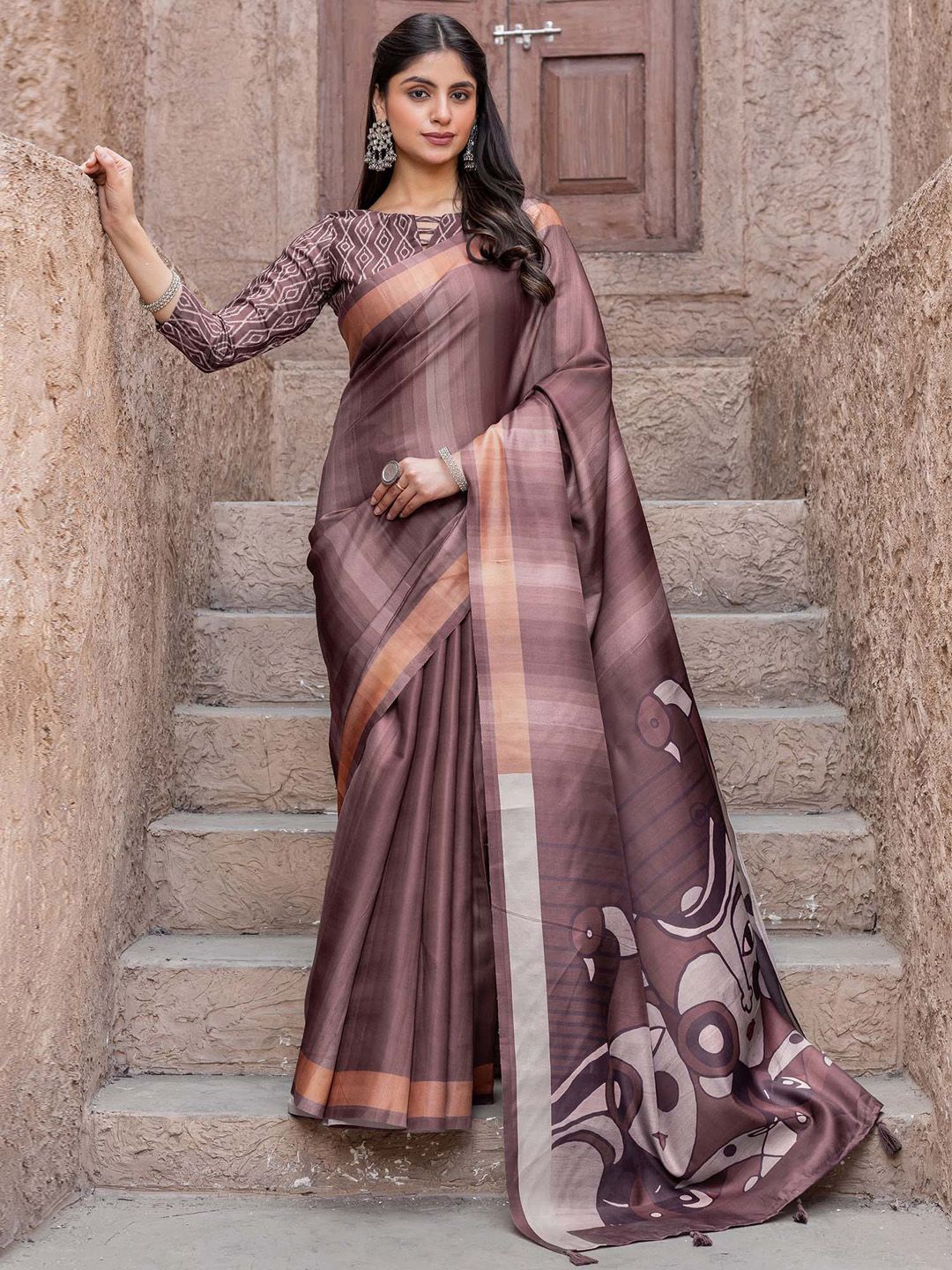 

Mitera Ethnic Motifs Silk Blend Block Print Saree, Burgundy