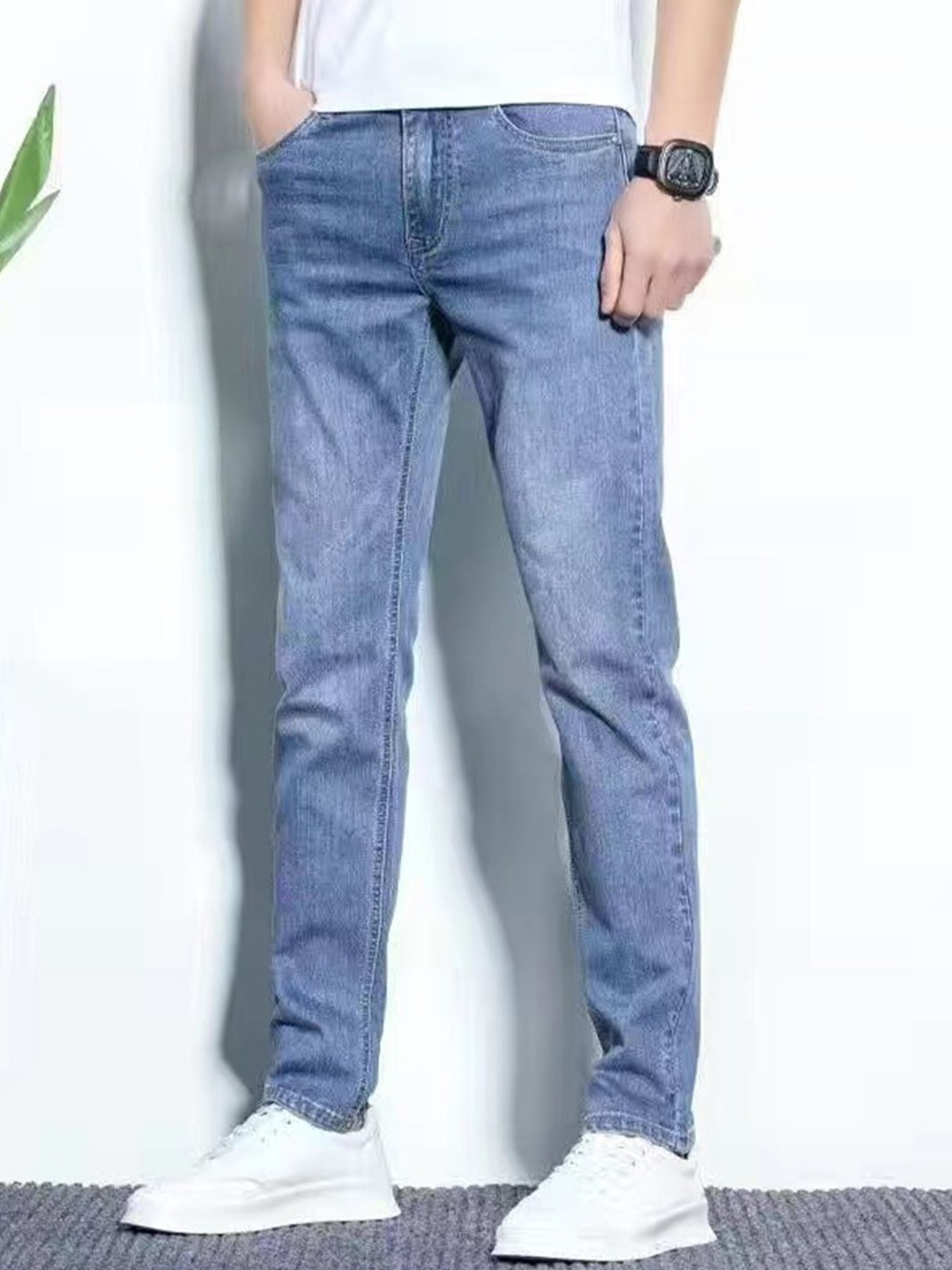 

The Roadster Lifestyle Co Men Pure Cotton Mid-Rise Jeans, Blue