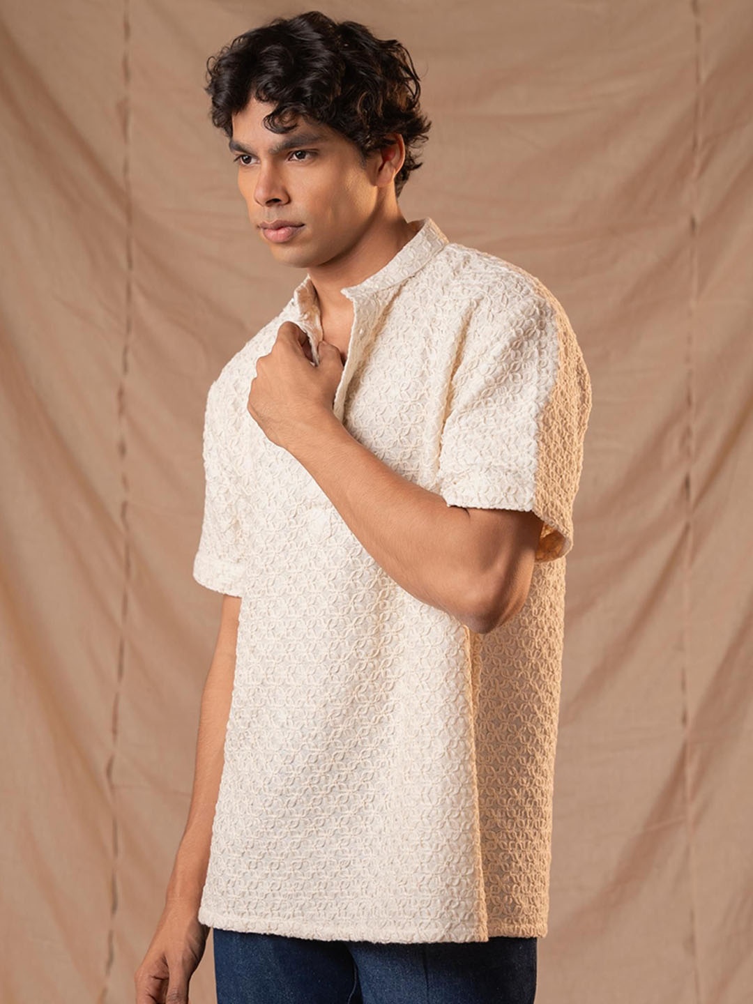 

5 Stitch Ethnic Motifs Thread Work Embroiderd Band Collar Short Kurta, Off white