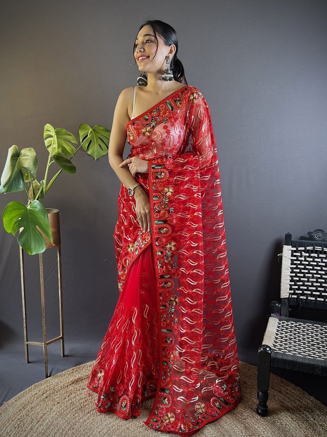 

Mitera Embellished Embroidered Net Saree, Red