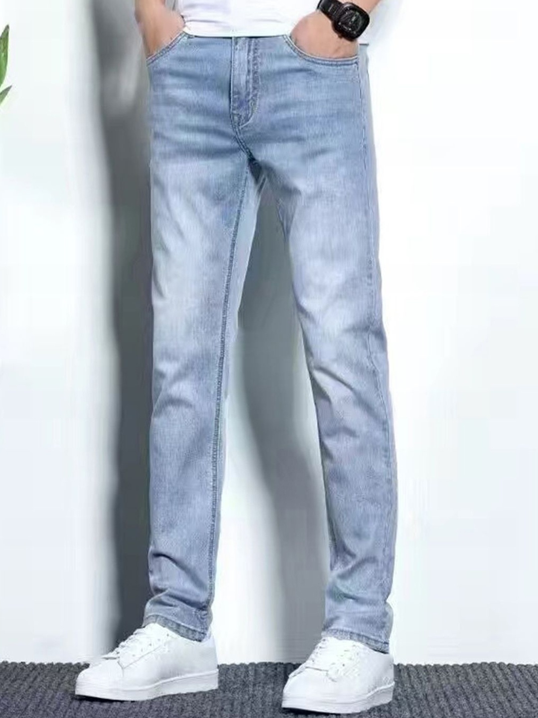

The Roadster Lifestyle Co Men Mid-Rise Jeans, Blue