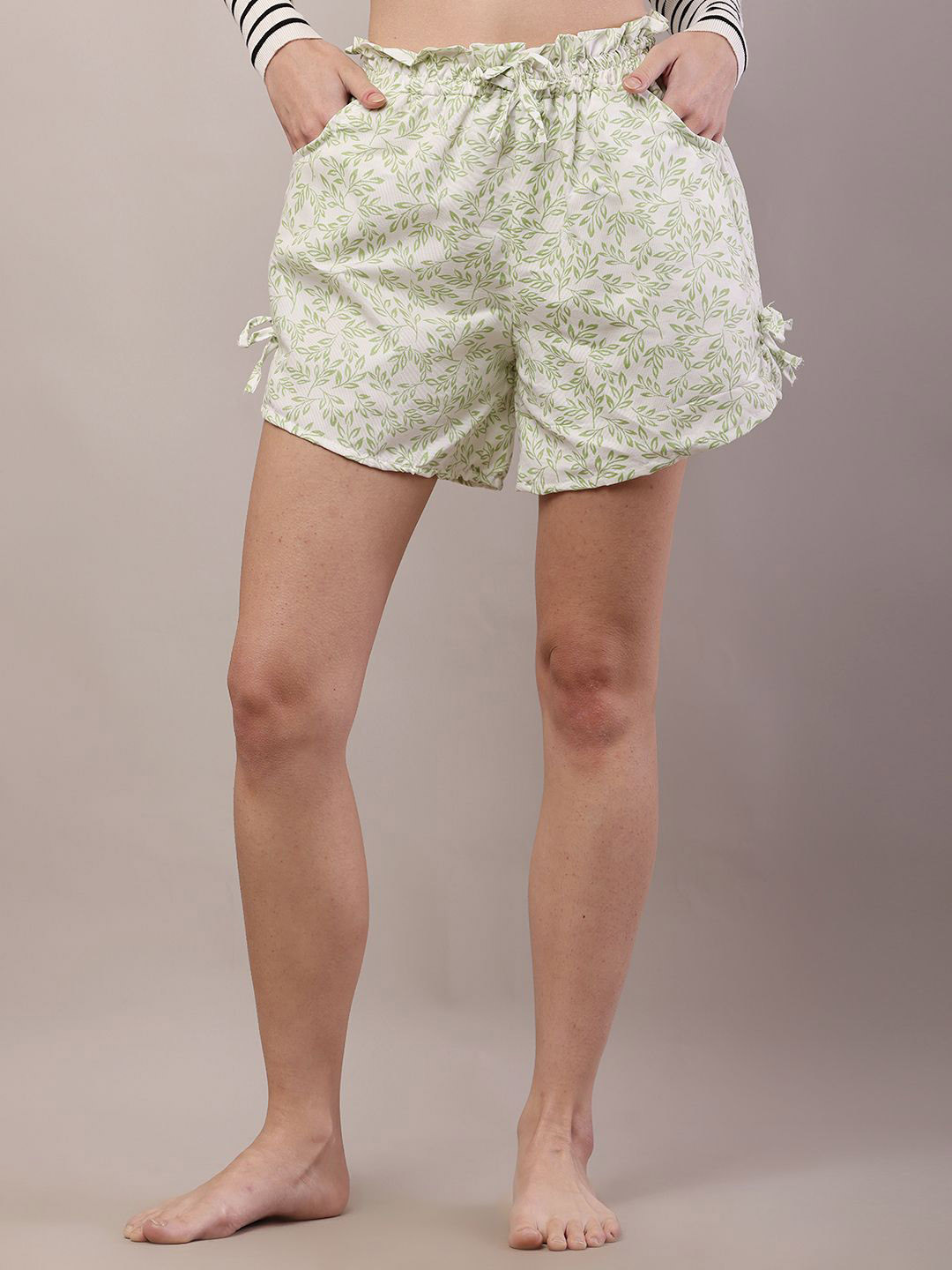 

ARJ FASHION Women Floral Printed Shorts, Green