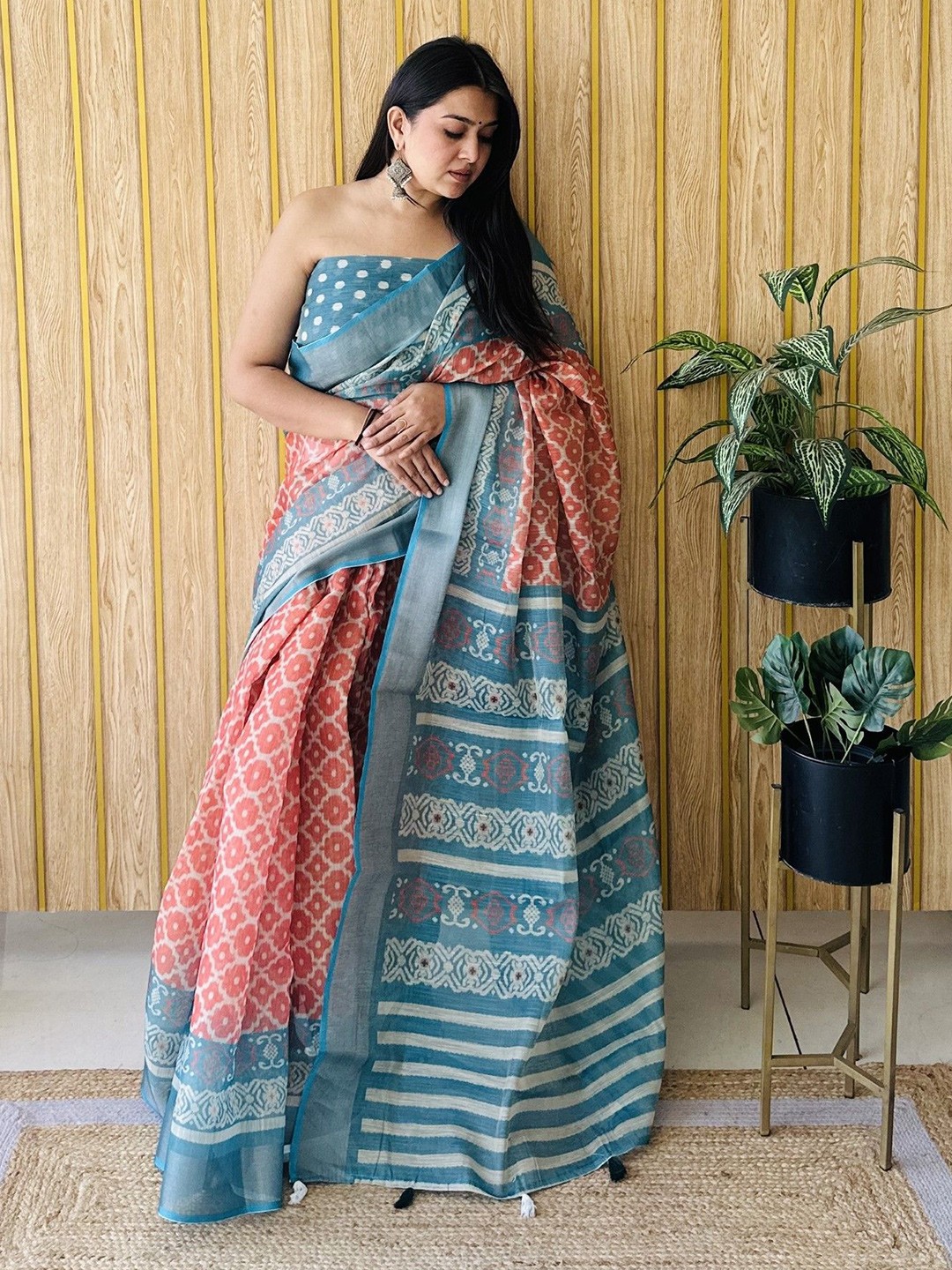 

Moda Rapido Zari Silk Blend Saree, Red