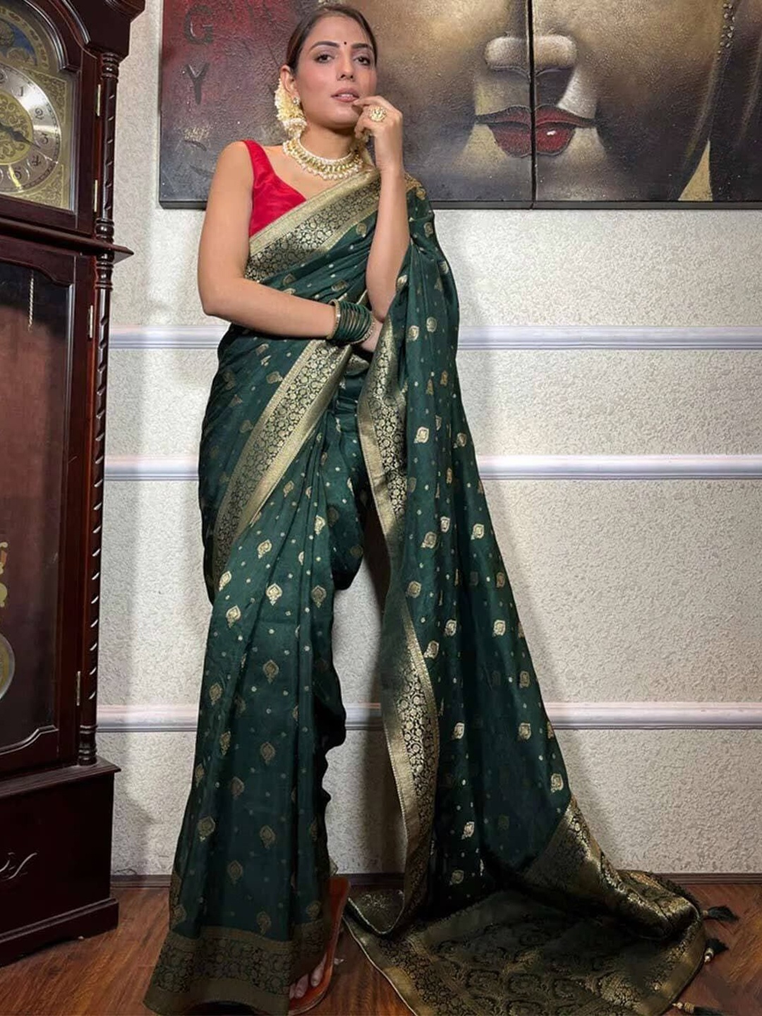 

JULEE Woven Design Zari Pure Silk Banarasi Saree, Green
