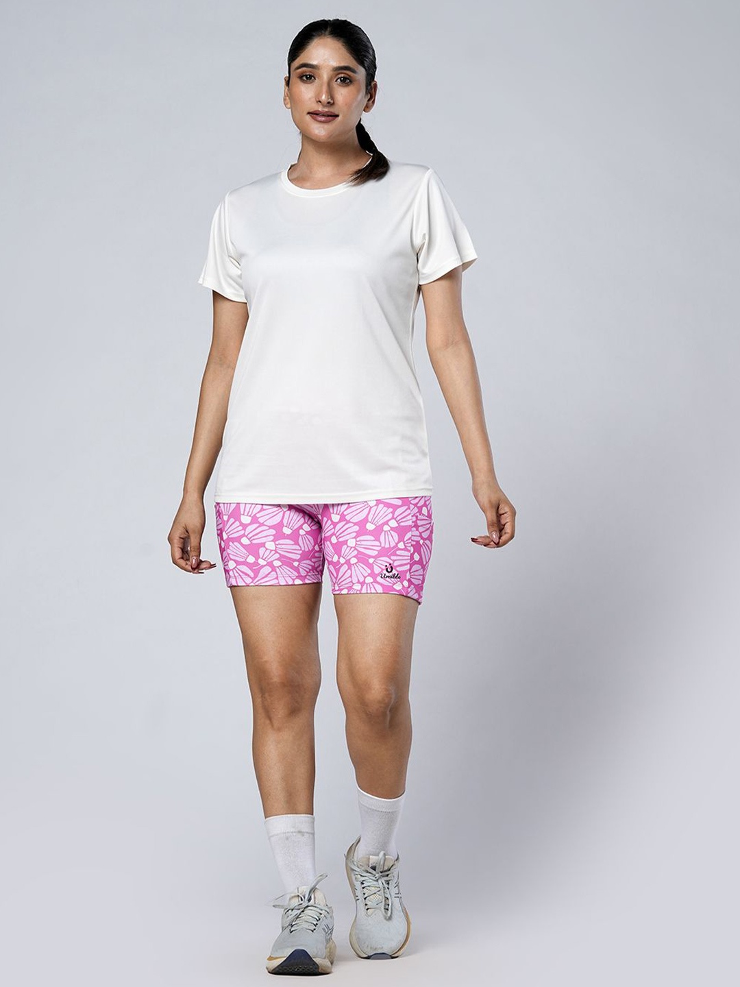 

UMILDO Round Neck T-Shirt With Shorts Tracksuit, White
