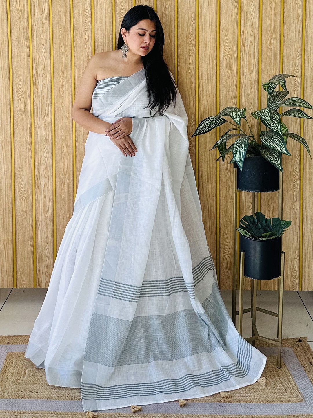 

Moda Rapido Zari Silk Blend Saree, Grey