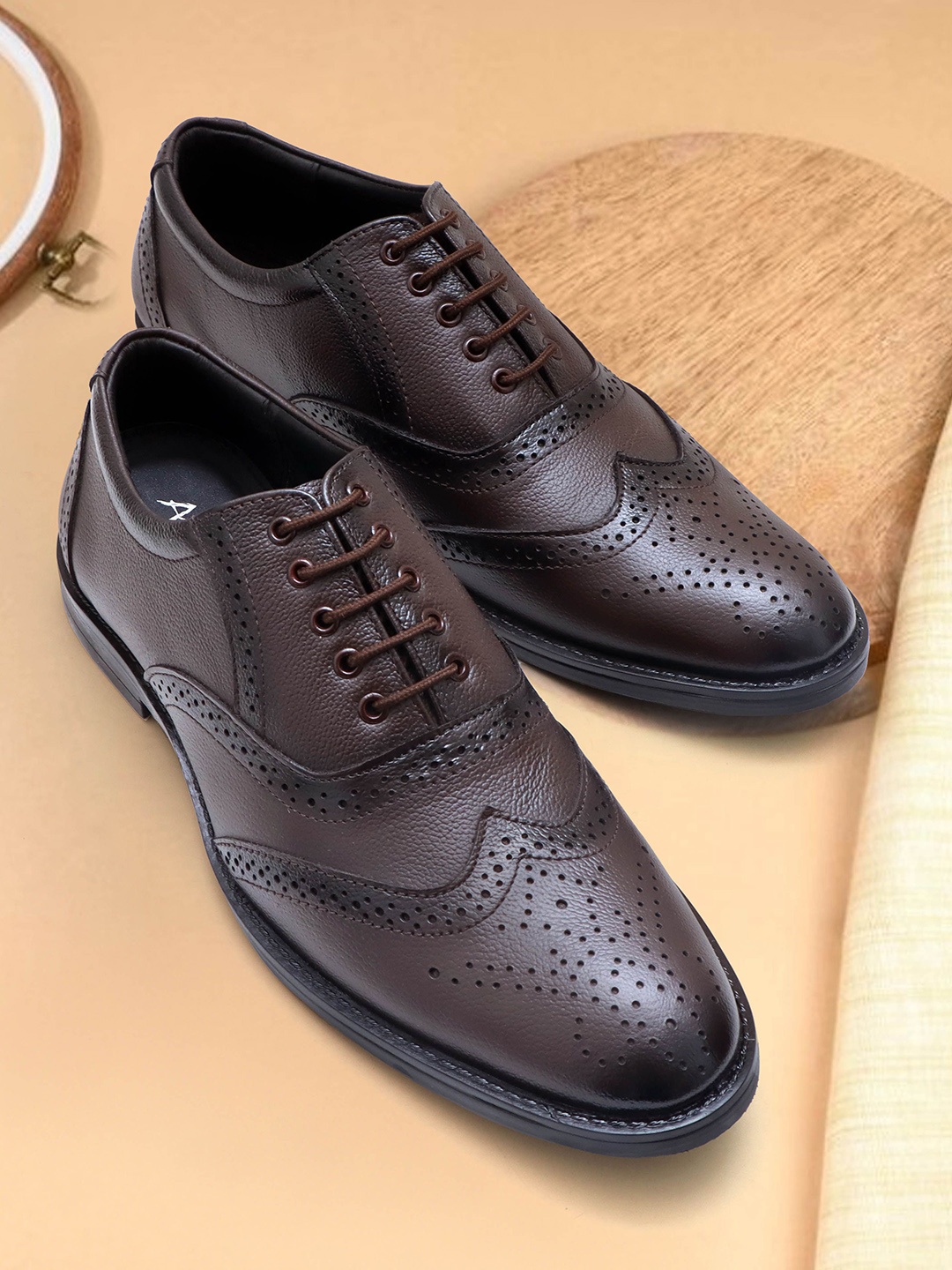 

ARAMISH Men Leather Formal Brogues, Brown