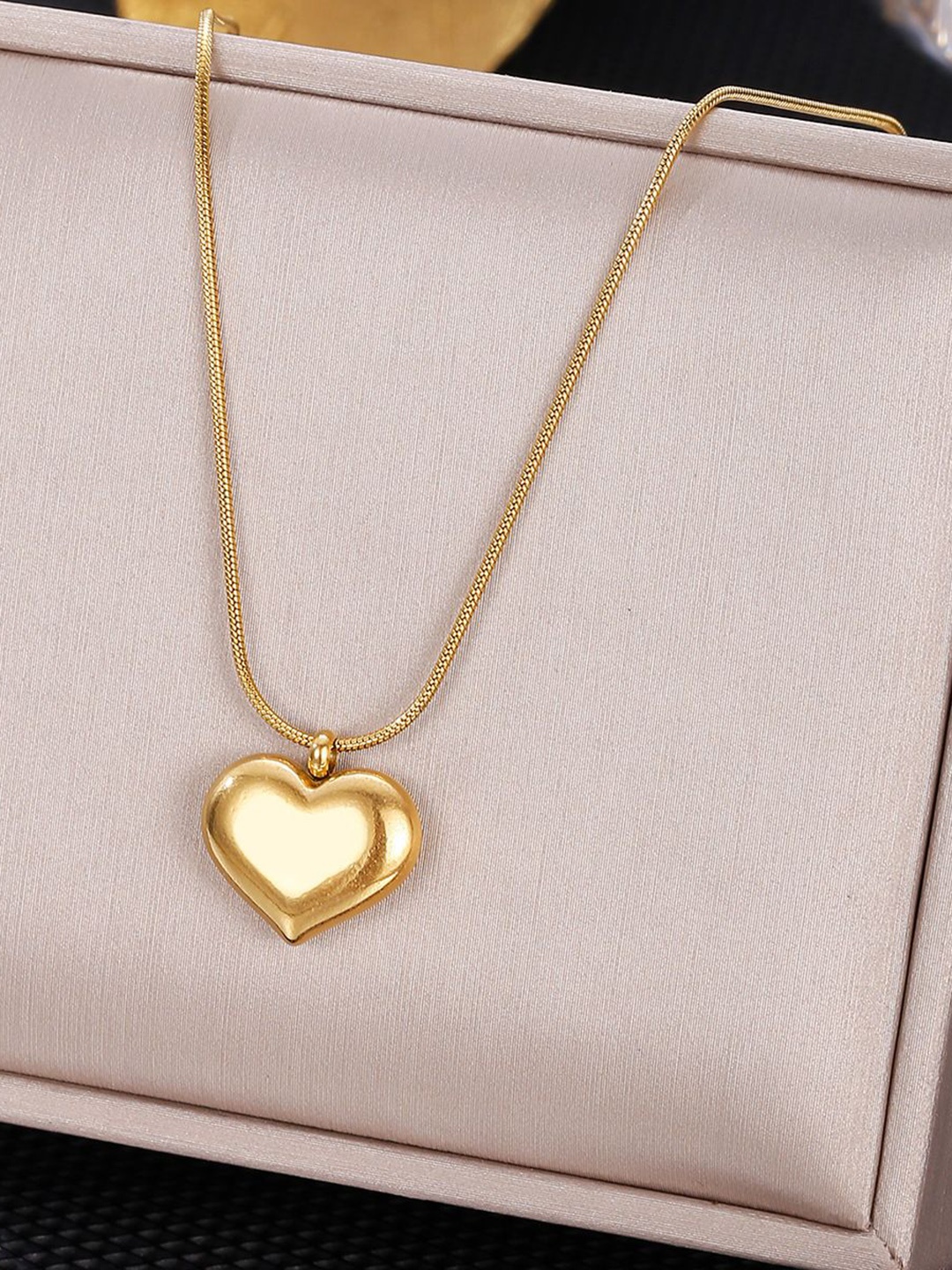 

DIVASTRI Stainless Steel Gold-Plated Heart Shaped Pendants With Chains