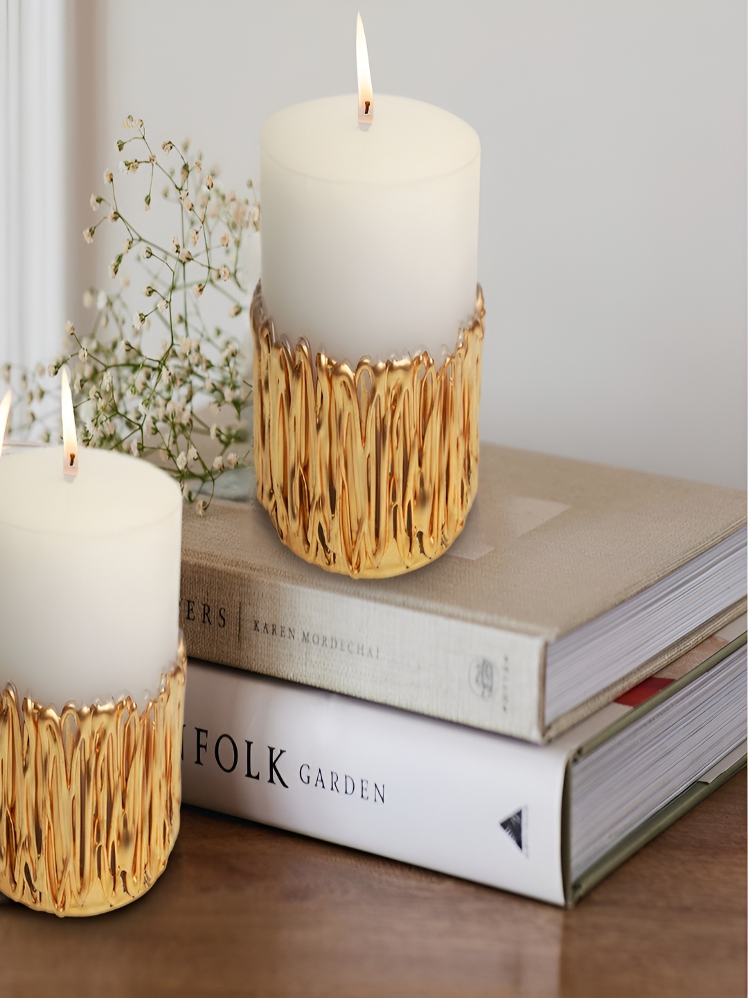 

PROKART Gold-Toned & White 1 pieces Pillar Candle