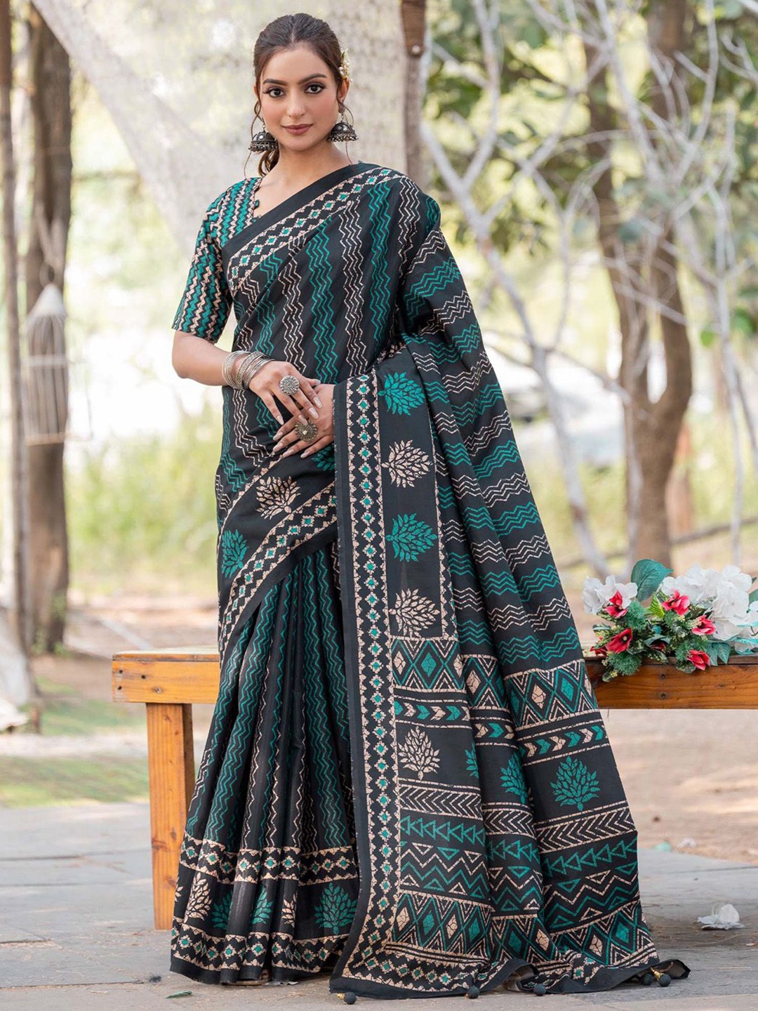 

Saree mall Silk Blend Sarees, Black