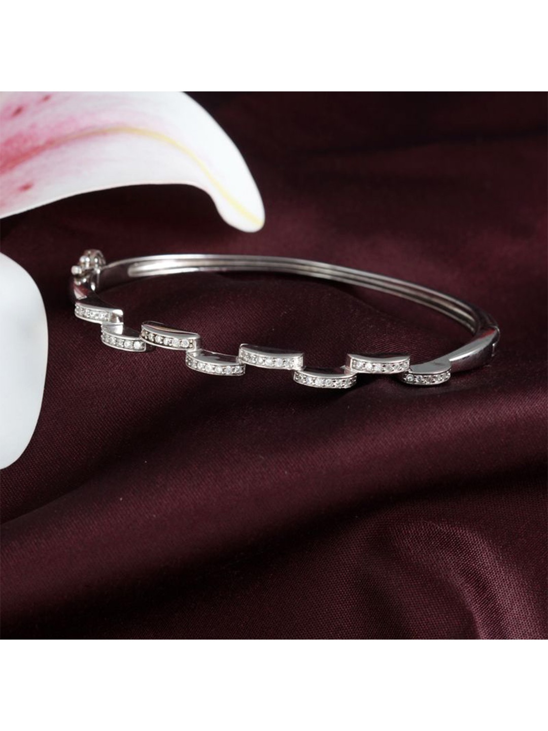 

Tuanz Silver Jewelry Women Sterling Silver Rhodium-Plated Bangle-Style Bracelet