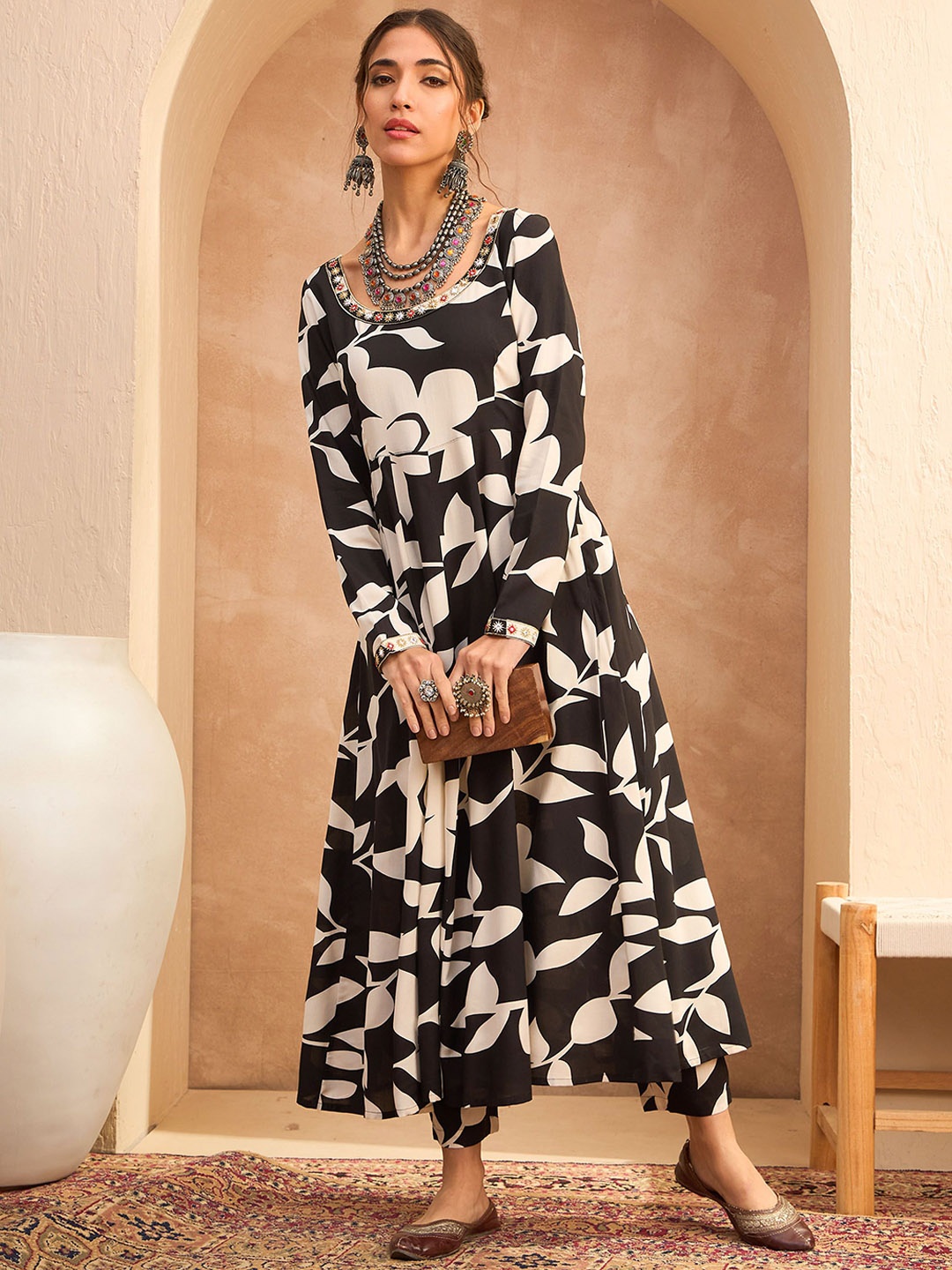 

Shae by SASSAFRAS Floral Printed Mirror Work Anarkali Kurta with Trousers, Black