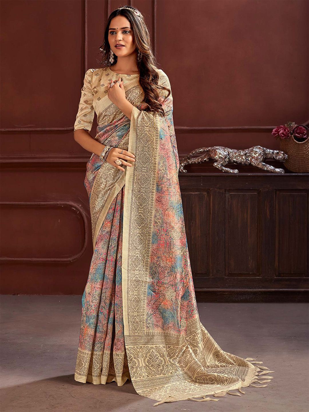 

Mitera Floral Silk Cotton Sungudi Saree, Beige