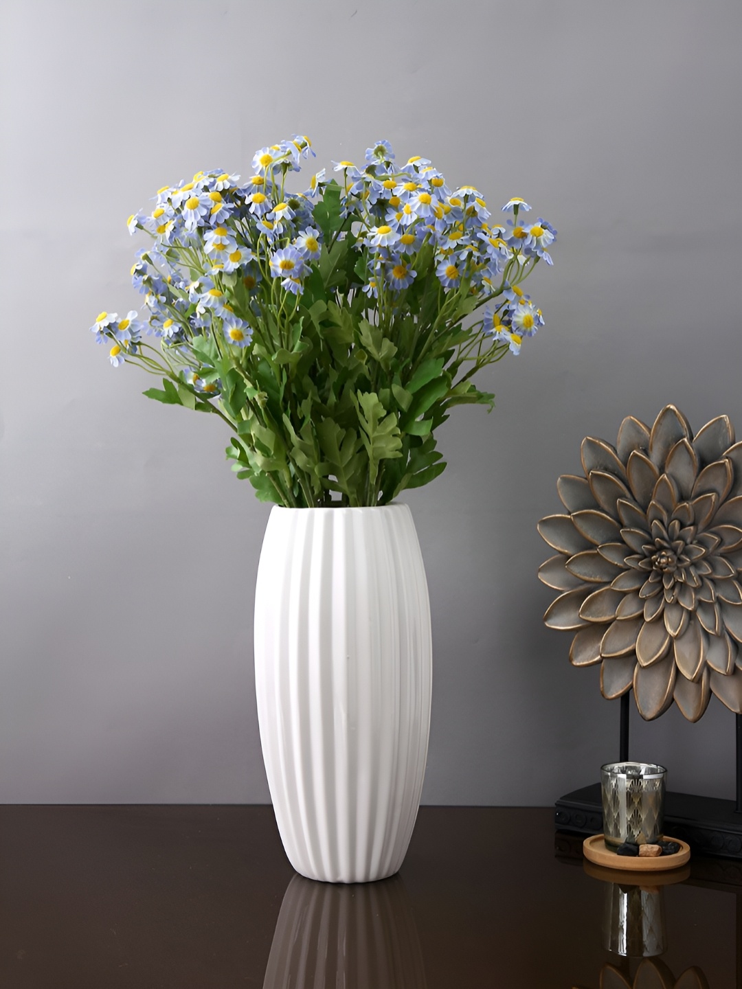 

Myntra Elegant Homes Blue And Green 2 Pieces Daisy Artificial Flowers