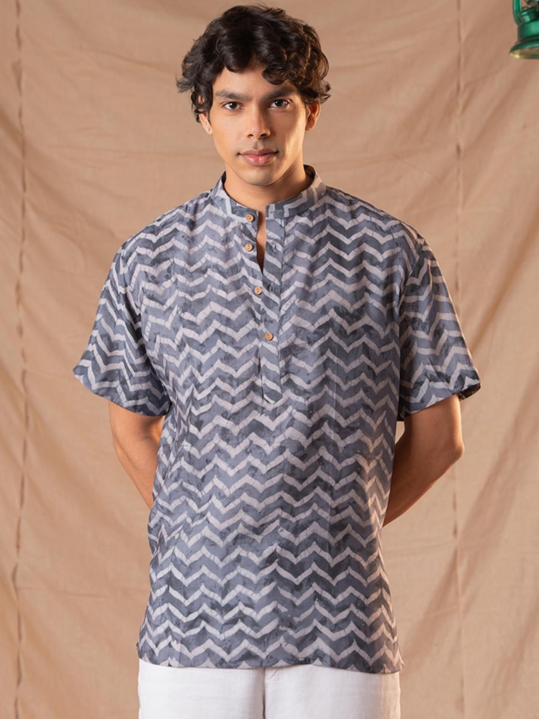 

5 Stitch Chevron Printed Band Collar Short Kurta, Blue
