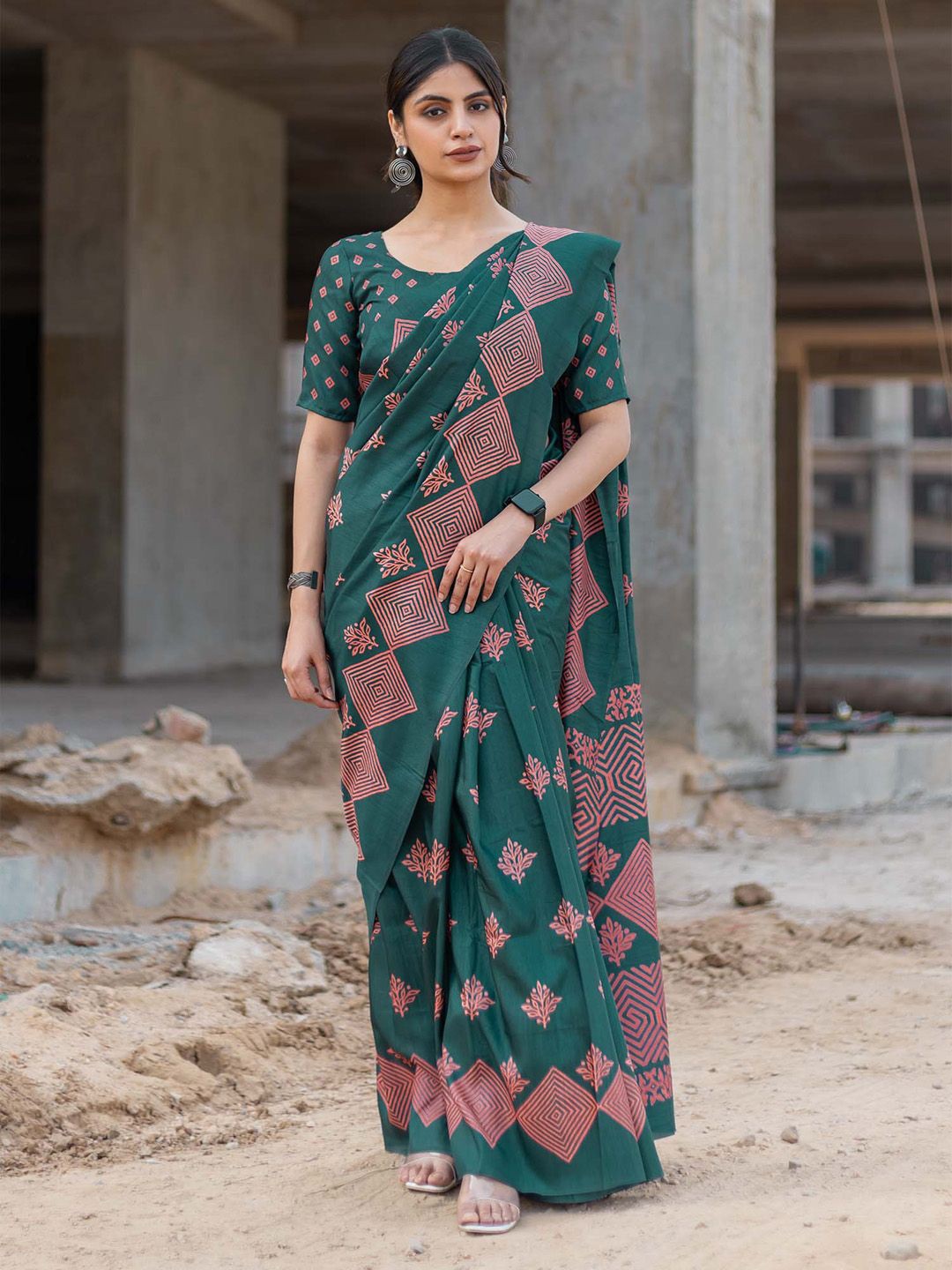 

KALINI Floral Silk Blend Saree, Teal