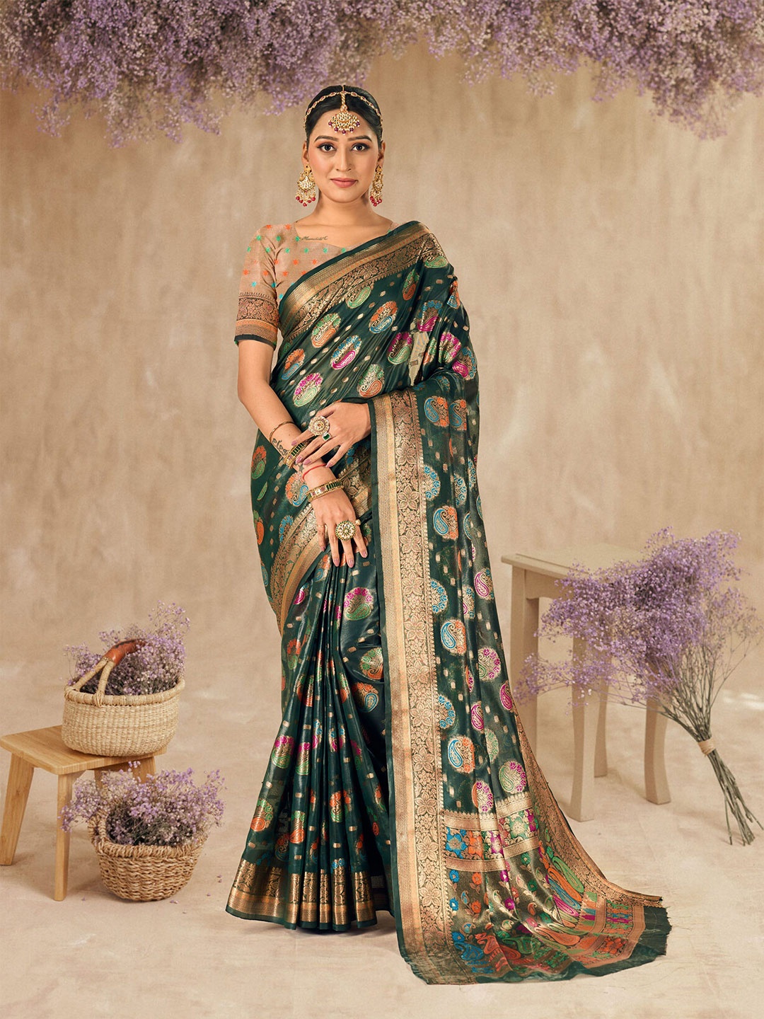 

DIVASTRI Woven Design Zari Organza Kanjeevaram Saree, Green