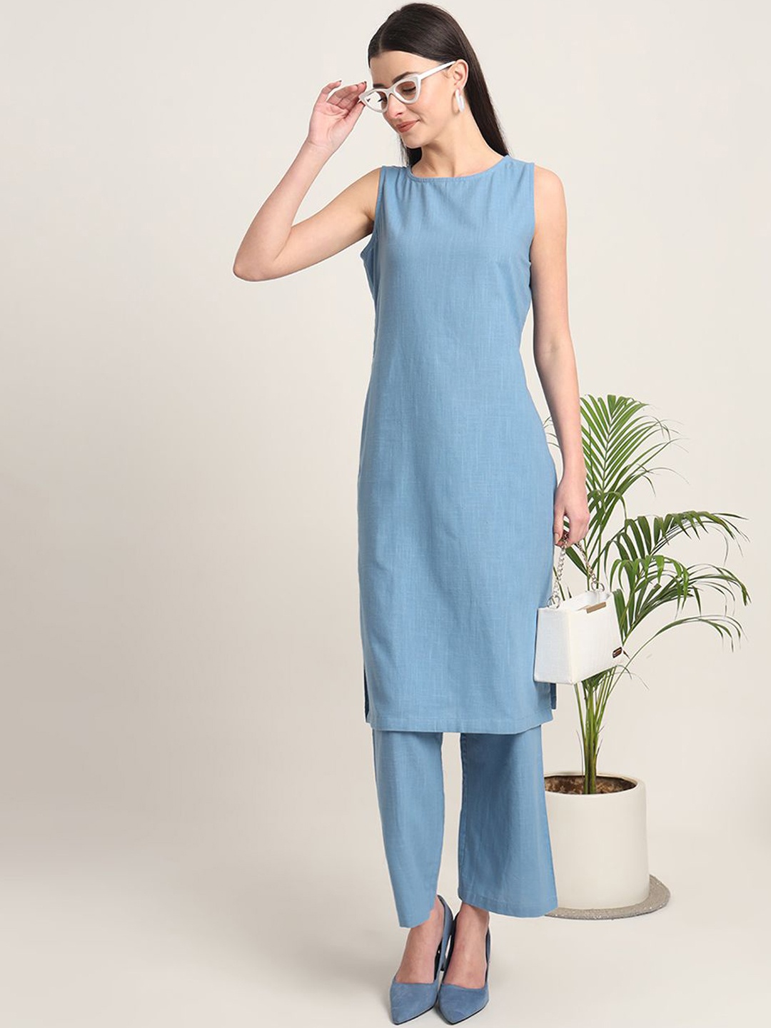 

Thevasa Women Round Neck Sleeveless Cotton Straight Kurta, Blue