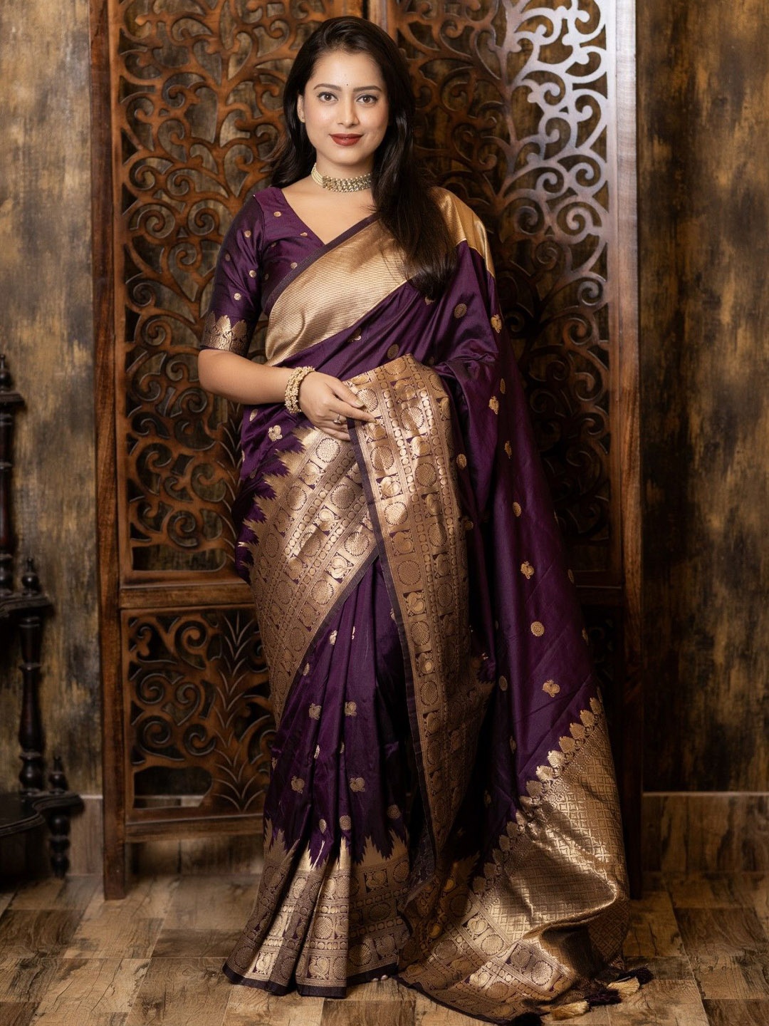

DIVASTRI Woven Design Zari Banarasi Saree, Purple
