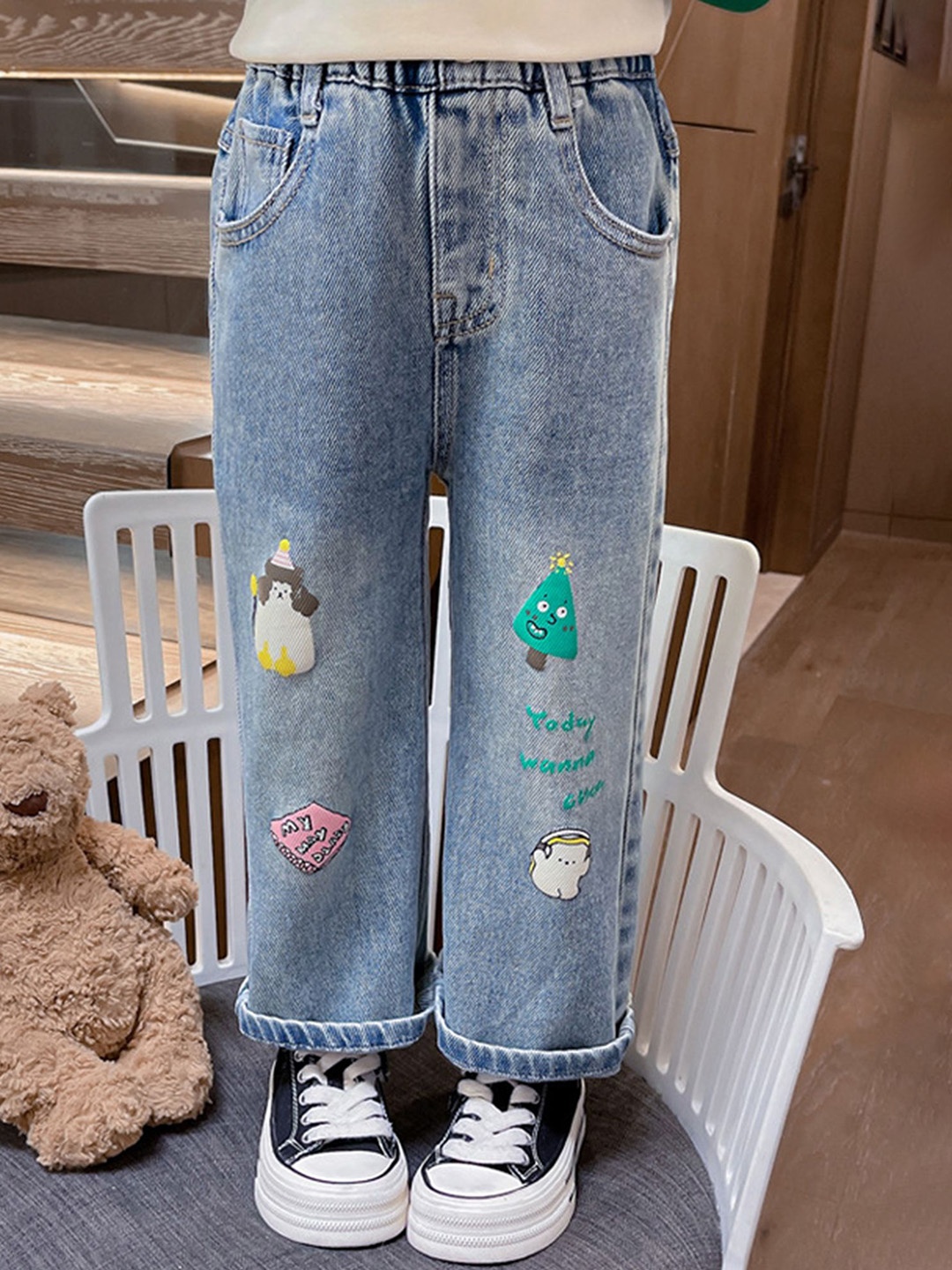 

LULU & SKY Girls Straight Fit Mildly Distressed Light Fade Jeans, Blue