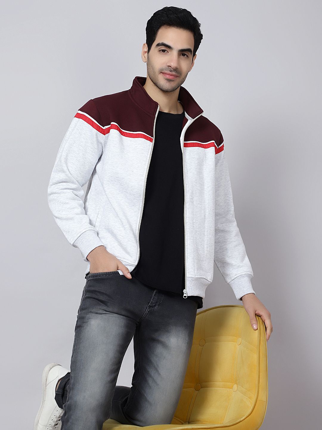 

MENTOOS Men Colourblocked Cotton Sweatshirt, White