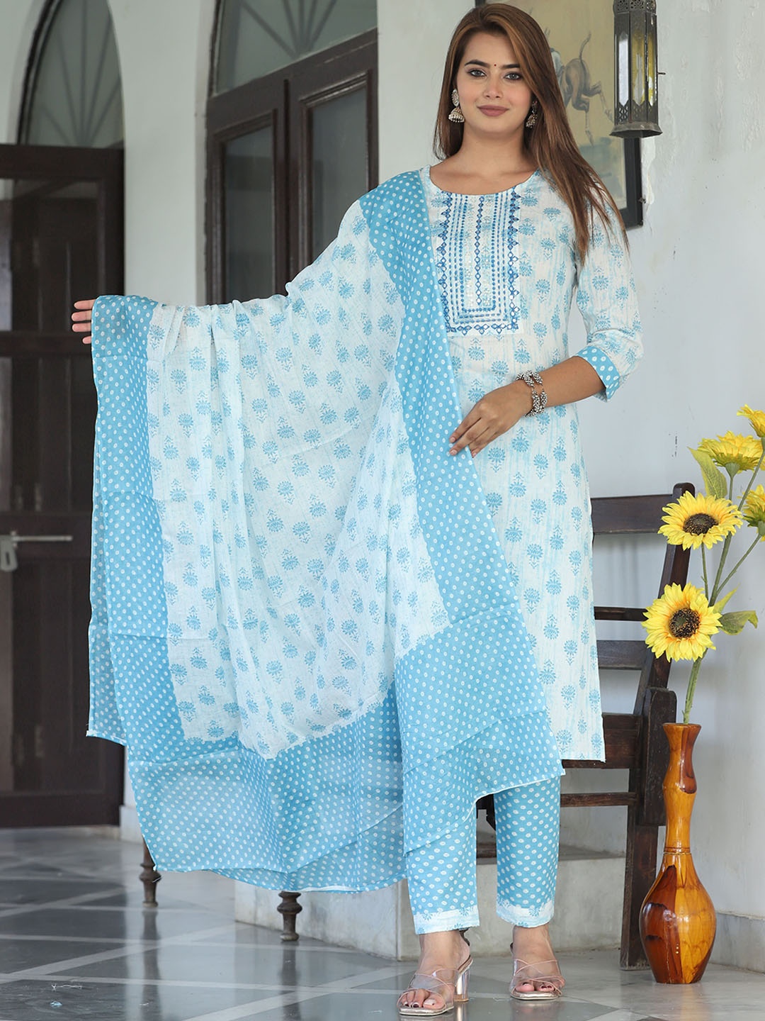 

RI AND SU Floral Embroidered Round Neck Pure Cotton Straight Kurta With Trousers & Dupatta, Blue