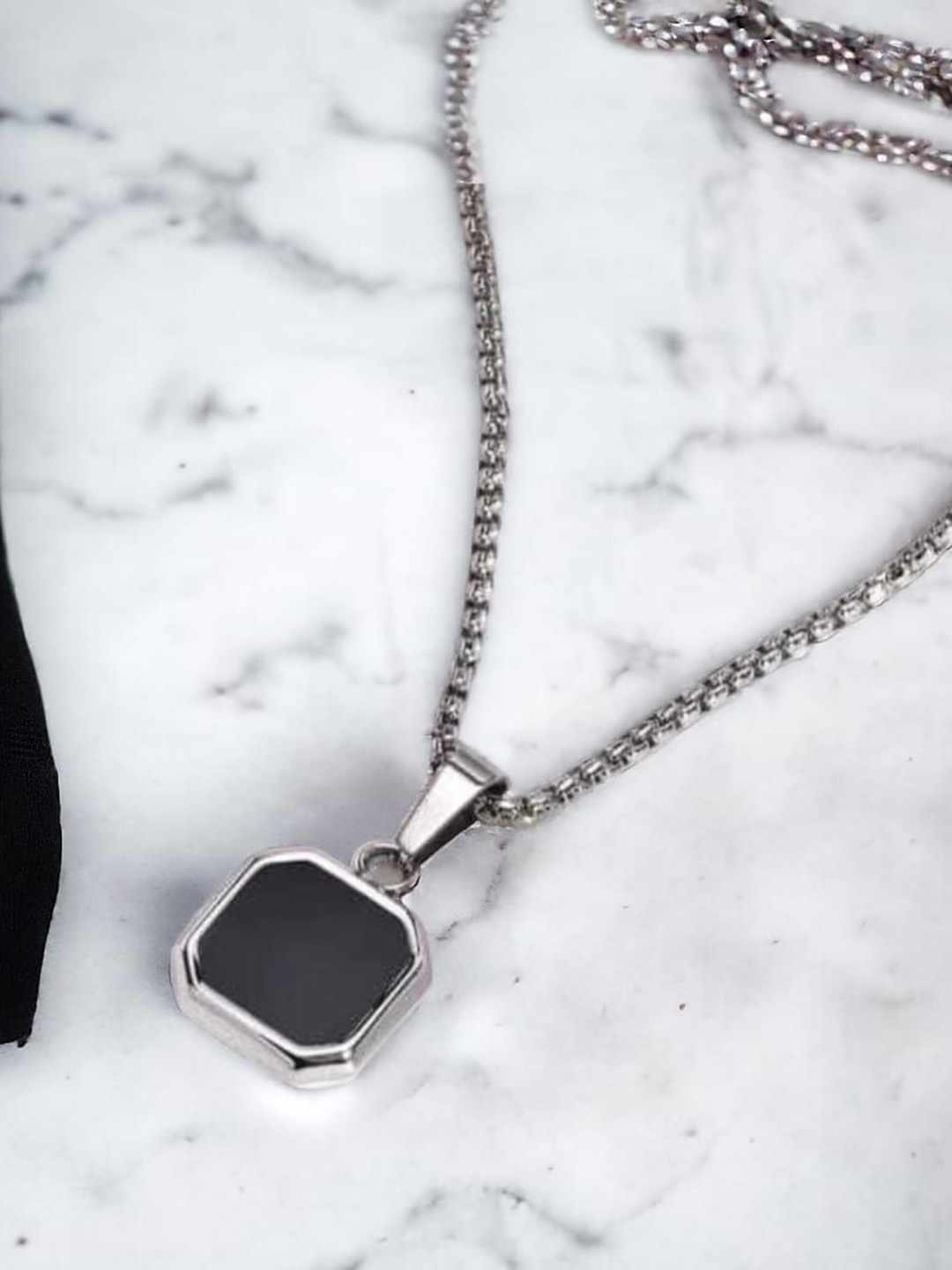 

Omaya Jewels Men Hexagonal Pendant With Chain, Silver