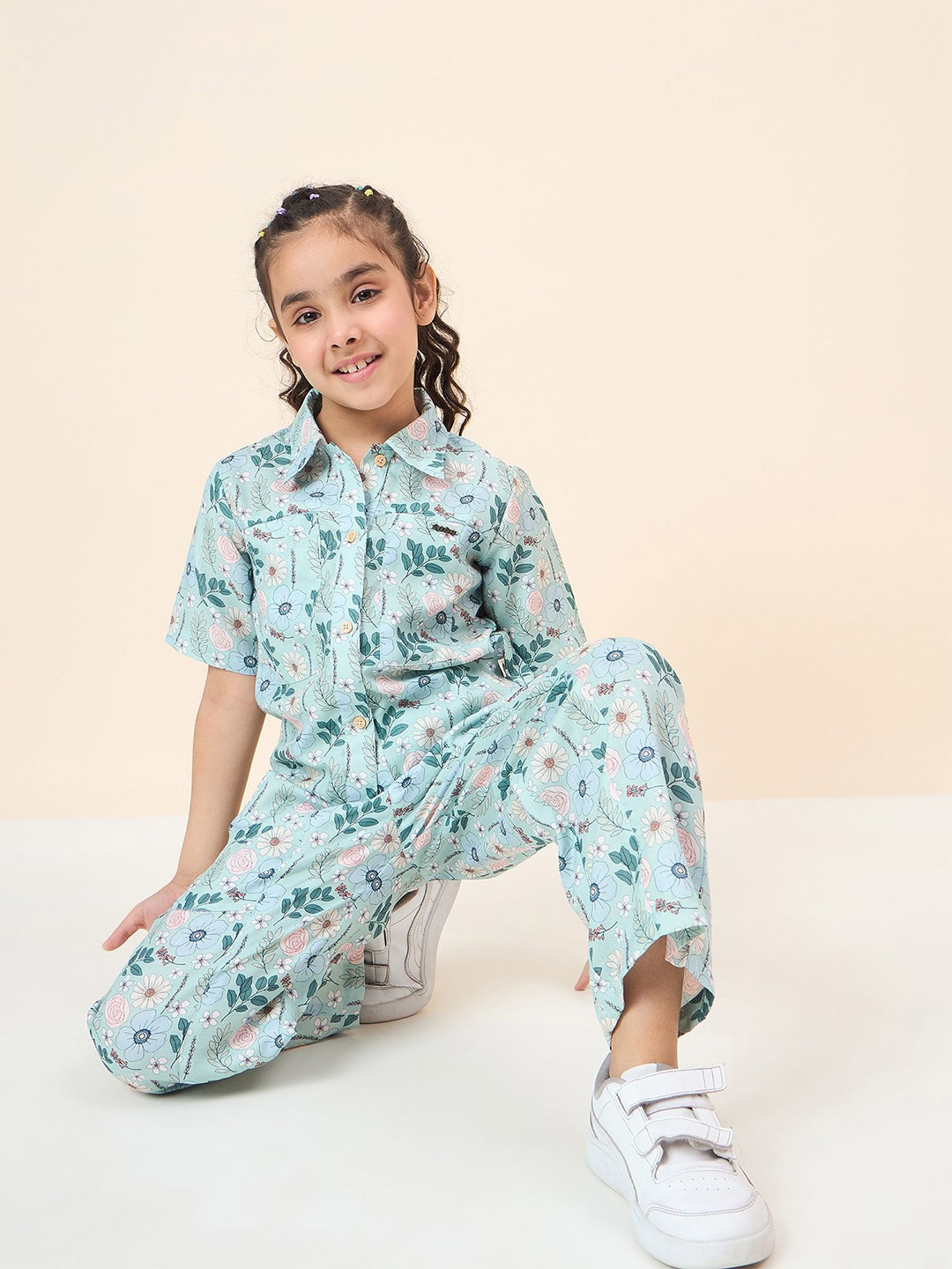 

Stylo Bug Girls Printed Top with Trousers, Green