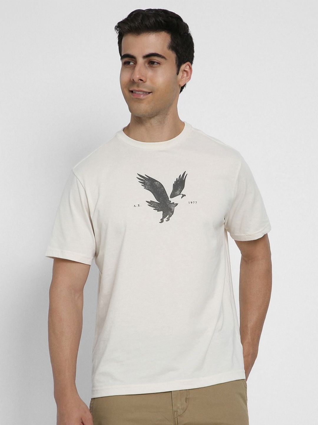

AMERICAN EAGLE OUTFITTERS Men Graphic Printed Round Neck Cotton T-shirt, White