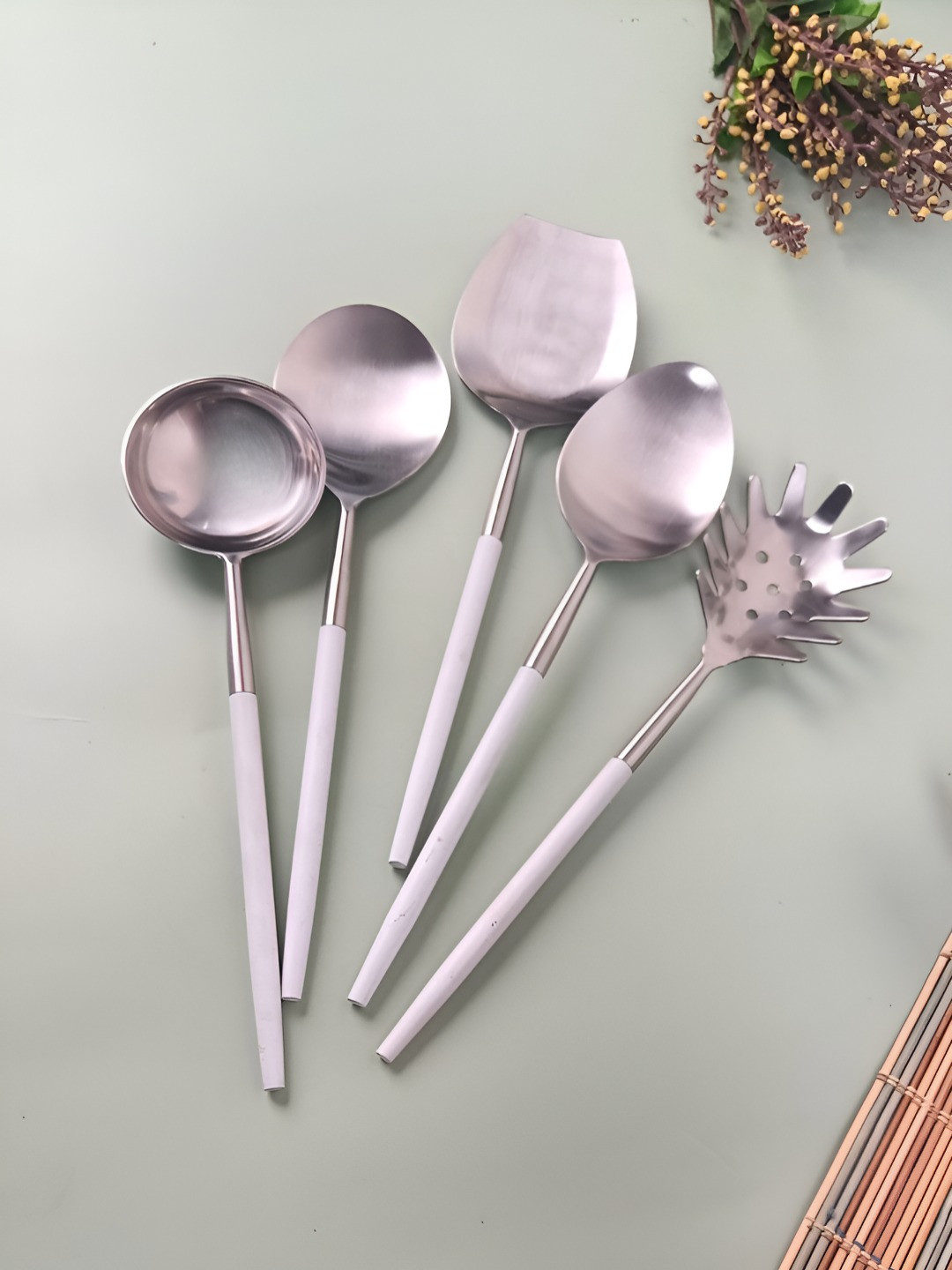 

Myntra Elegant Homes Radiant 5 Pieces Silver-Toned And White Stainless Steel Serving Spoon