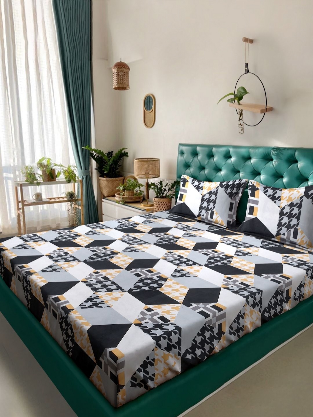 

KLOTTHE Grey & Black Geometric Printed Flat 300 Tc King Bedsheet with 2 Pillow Covers