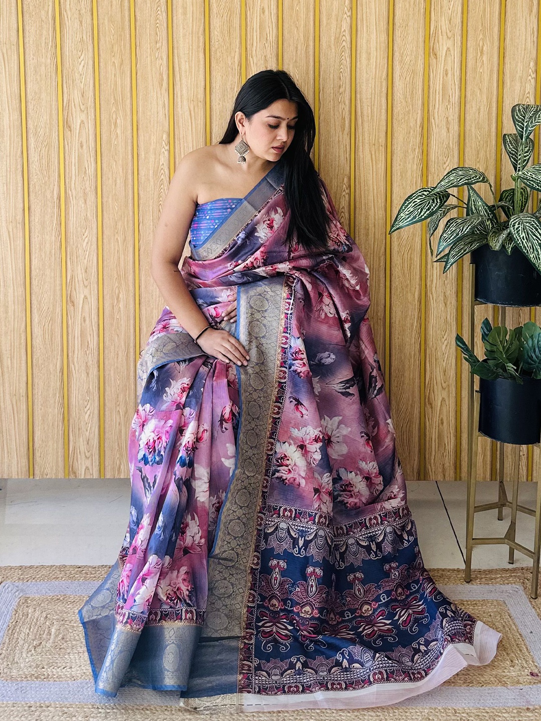 

Moda Rapido Floral Zari Silk Blend Kanjeevaram Saree, Blue