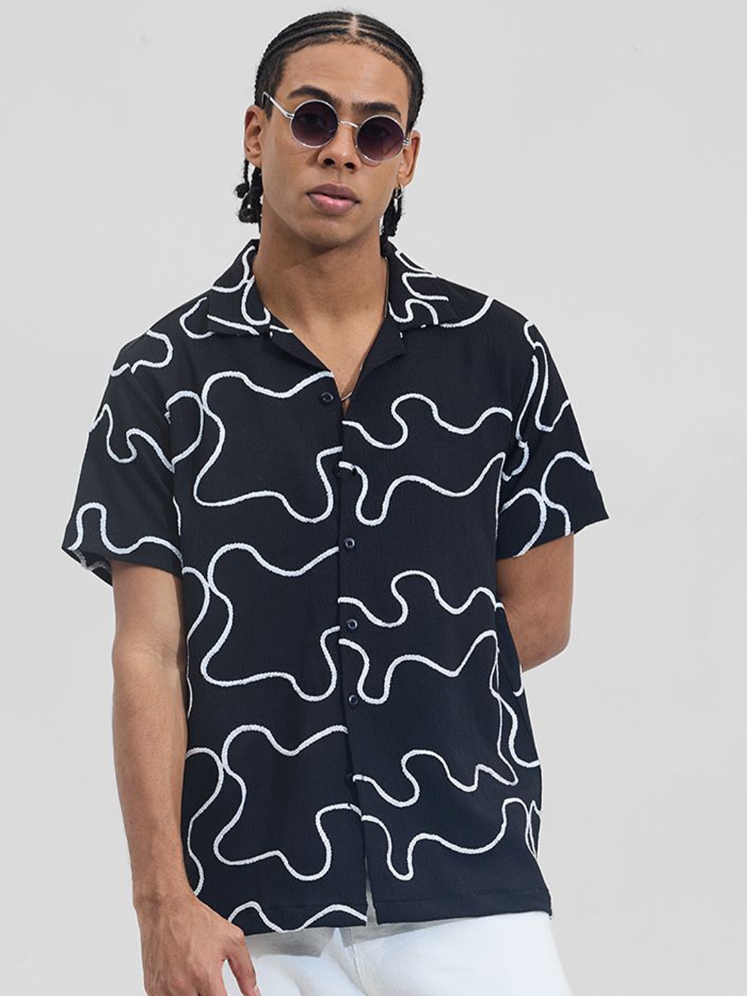 

Snitch Men Boxy Opaque Printed Casual Shirt, Black