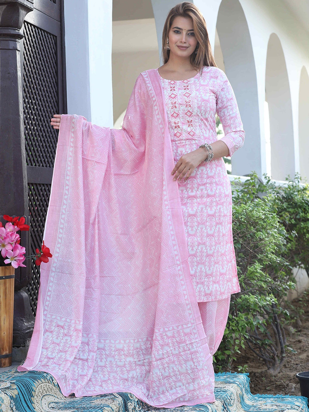 

RI AND SU Floral Embroidered Round Neck Pure Cotton Straight Kurta With Salwar & Dupatta, Pink