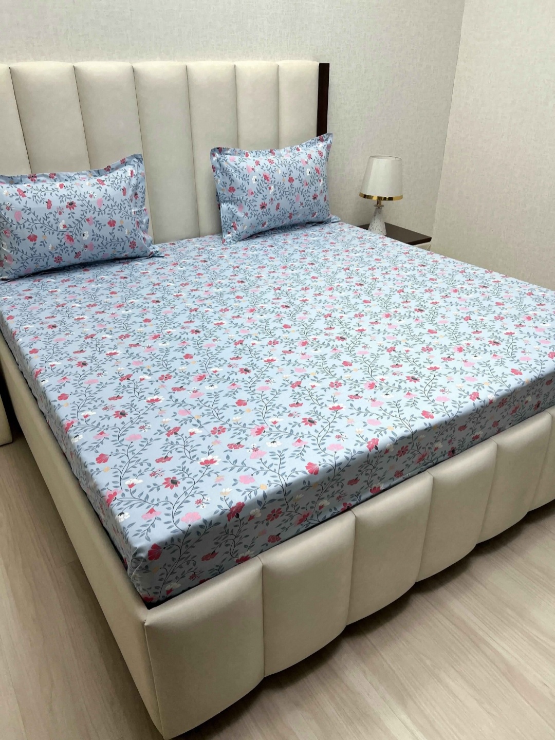 

Pure Decor Velar Blue & Pink Printed Cotton 400 TC King Bedsheet Set 2.74 m x 3.04m