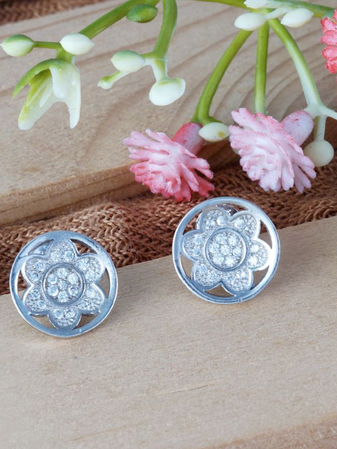 

Tuanz Silver Jewelry 925 Sterling Silver Rhodium-Plated Shaped Studs