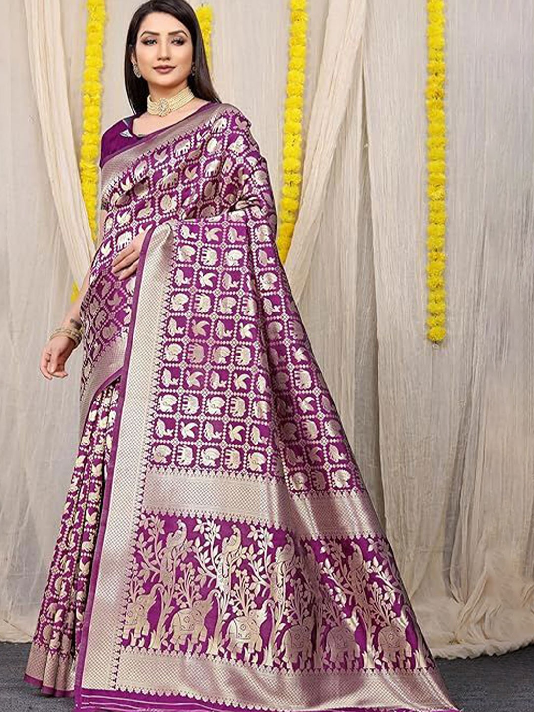 

SAADHVI Woven Design Zari Pure Silk Kanjeevaram Saree, Burgundy