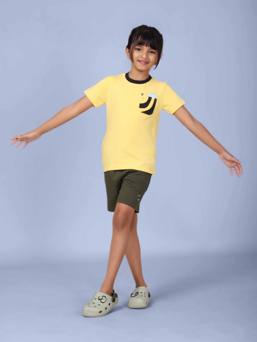 

PILOLO Unisex Kids Graphic Printed Round Neck Cotton T-shirt, Yellow