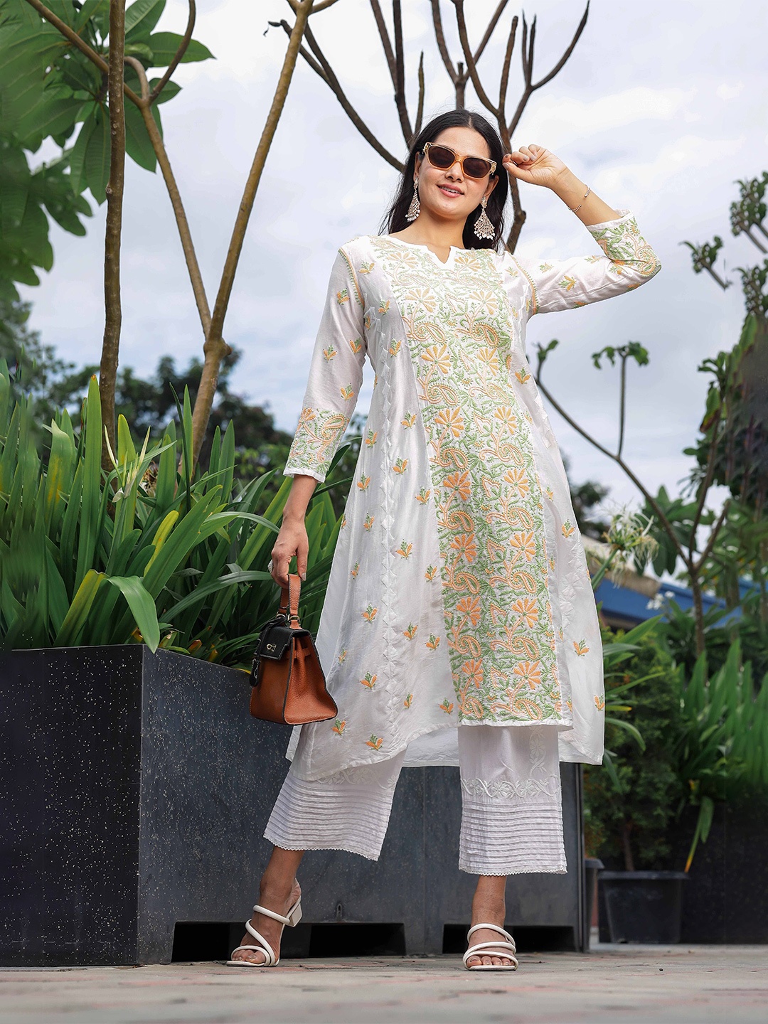 

Club Loom Ethnic Motifs Embroidered Chikankari Kurta, White