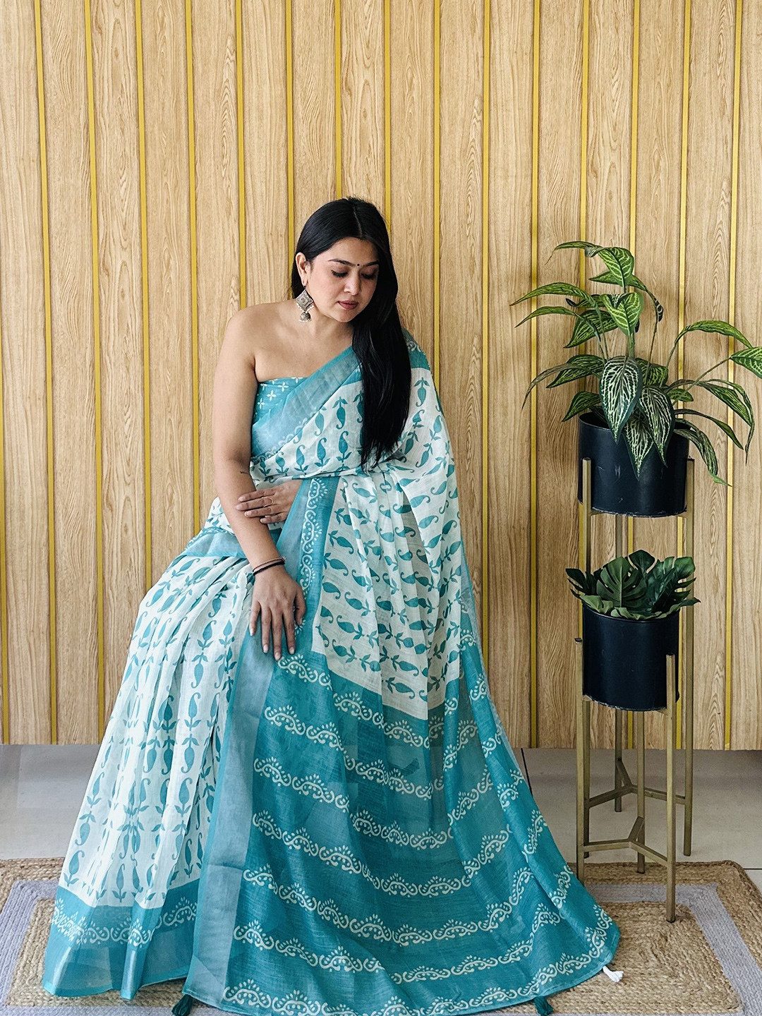 

Moda Rapido Paisley Zari Saree, Turquoise blue