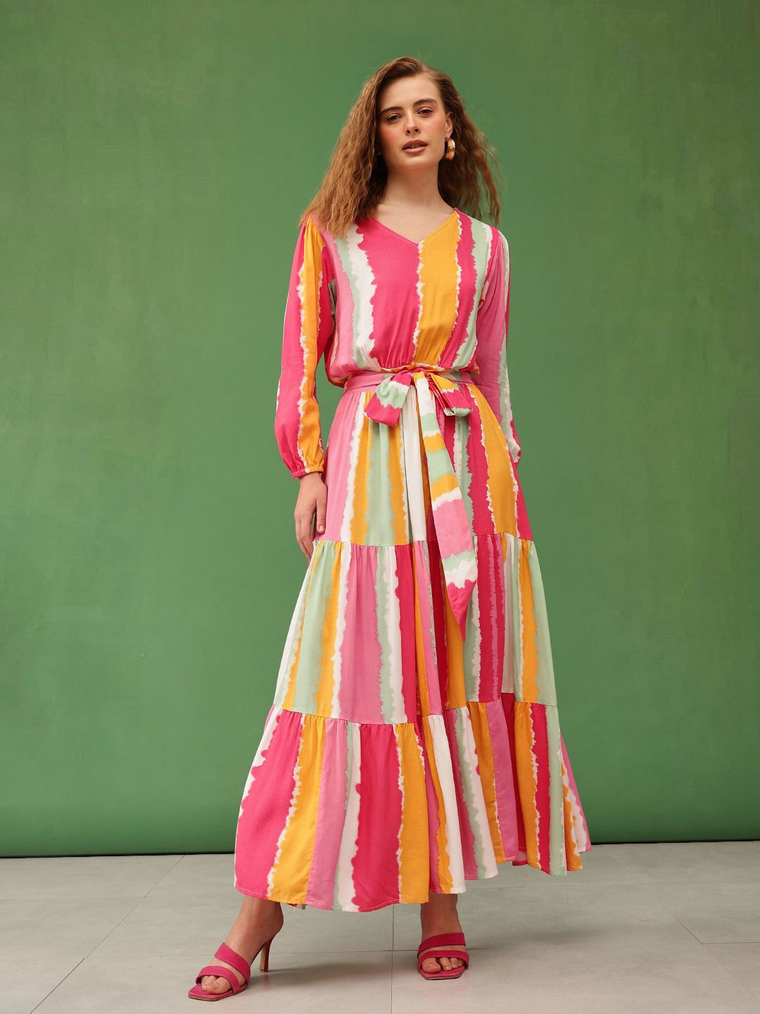 

The Roadster Lifestyle Co Women V Neck Puff Sleeves Maxi Tie-Ups Dress Comes with a belt, Pink