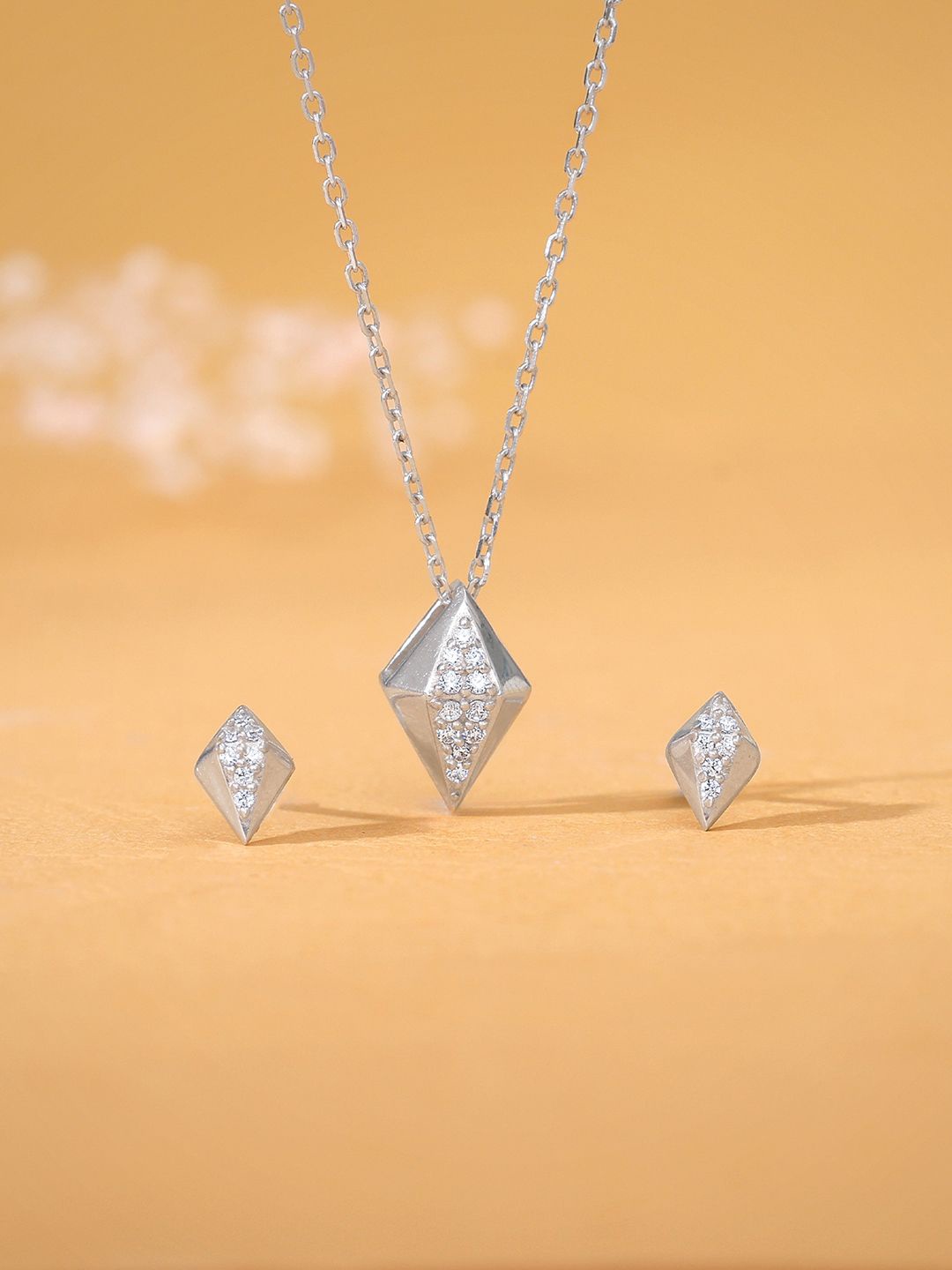 

GIVA 925 Sterling Silver Rhodium Plated Cubic Zirconia Studded Shiny Rhombus Set