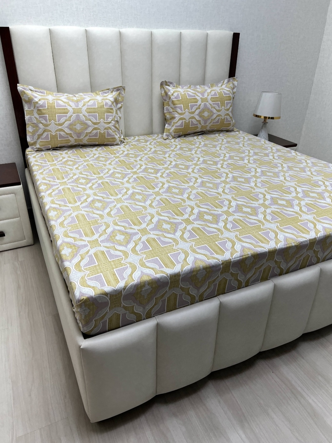 

Pure Decor Velar Brown Printed Pure Cotton 220 TC Super King Bedsheet Set- 2.74 m x 3.04 m