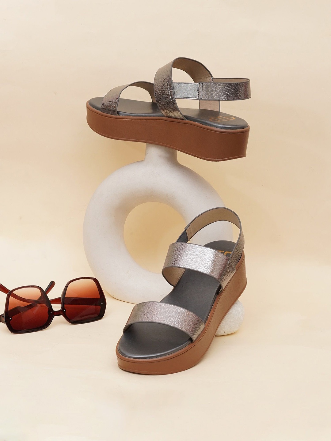 

THE WHITE POLE Women Trending Platform Heels Heel Sandal, Grey
