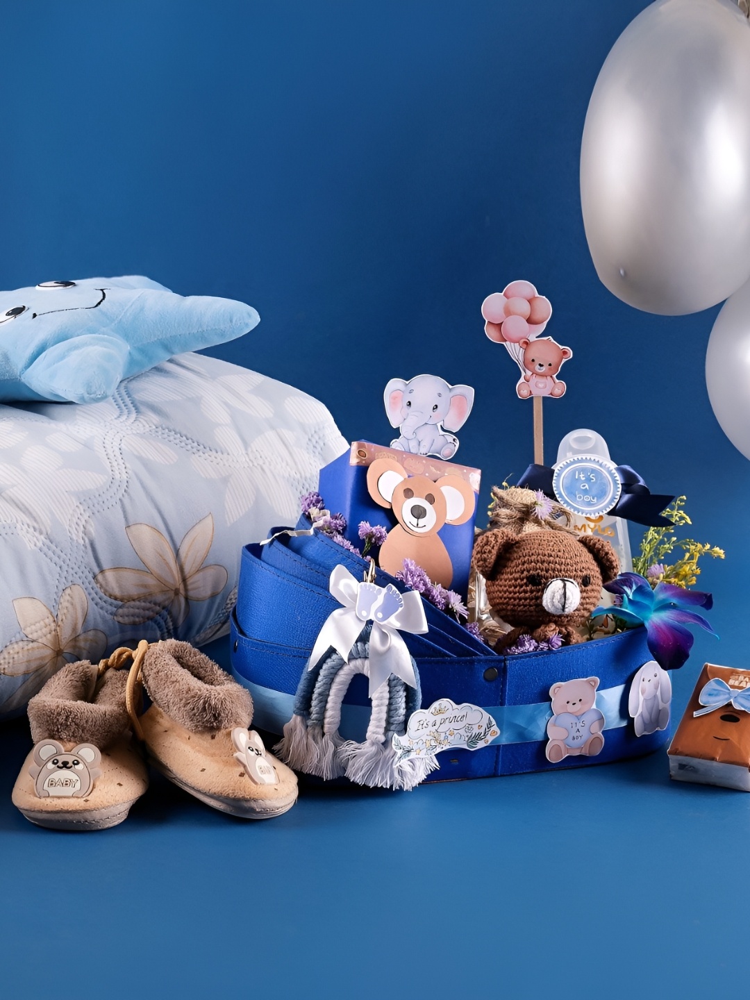 

Giftcarnation Blue 9 Pieces Assorted Gift Set