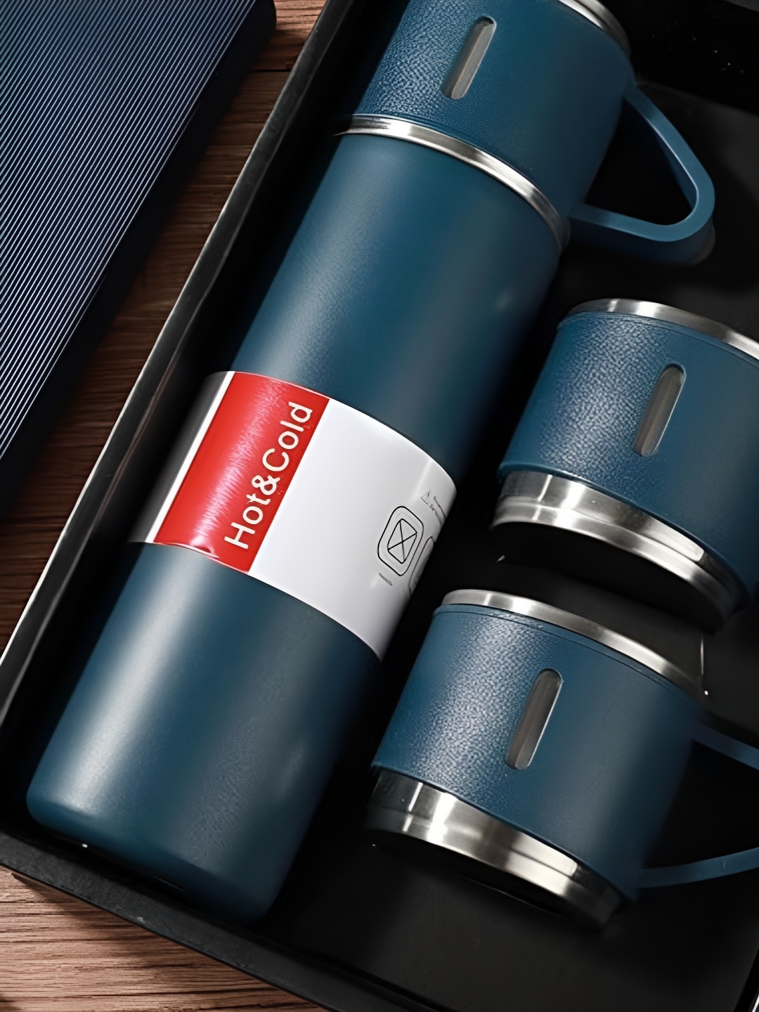 

Shreedah Black 3 Pieces Stainless Steel Smart Vacuum Water Bottle, Blue