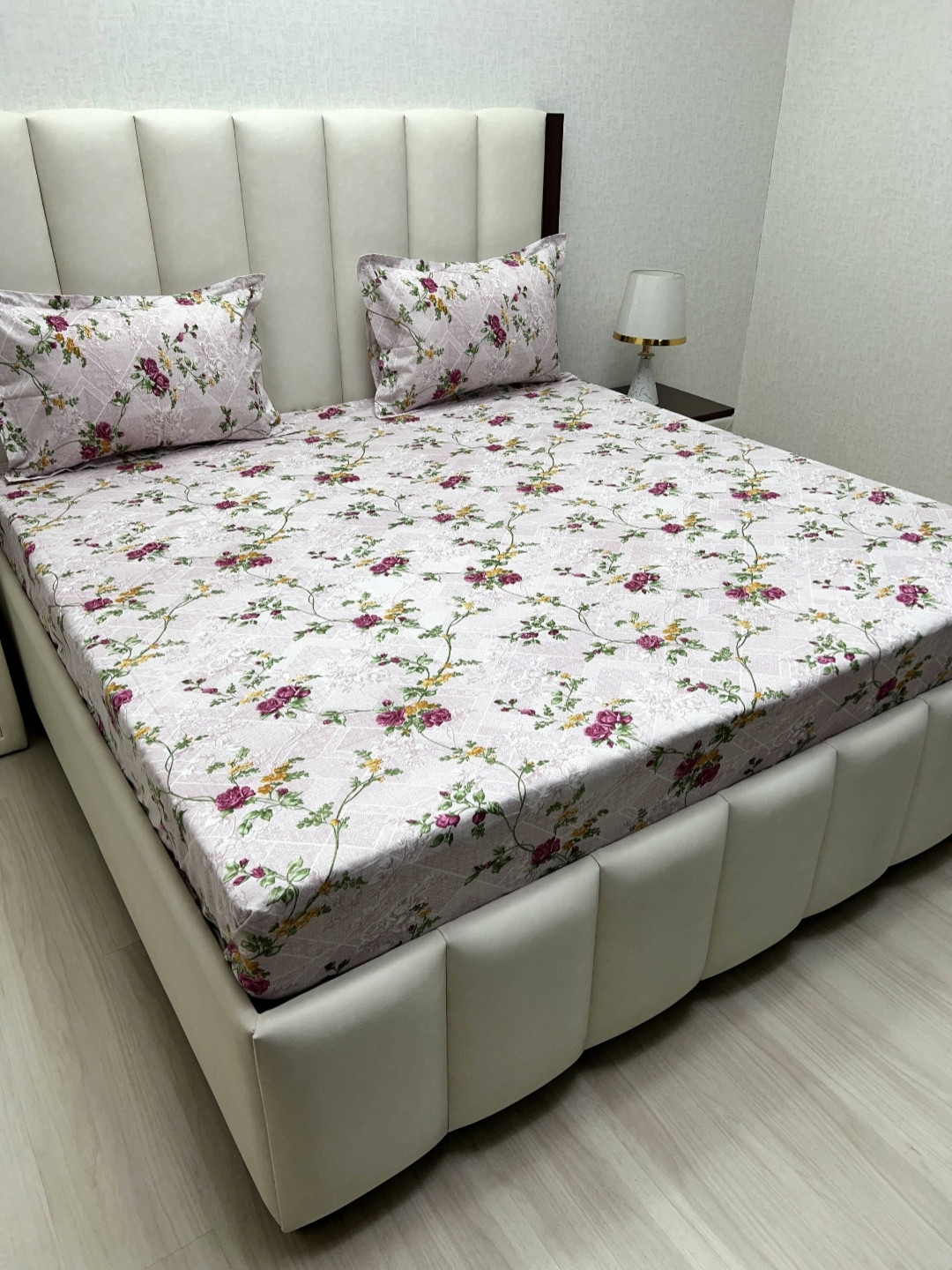 

Pure Decor Velar Purple Printed Pure Cotton 400 TC King Bedsheet Set 2.74 m x 3.04 m