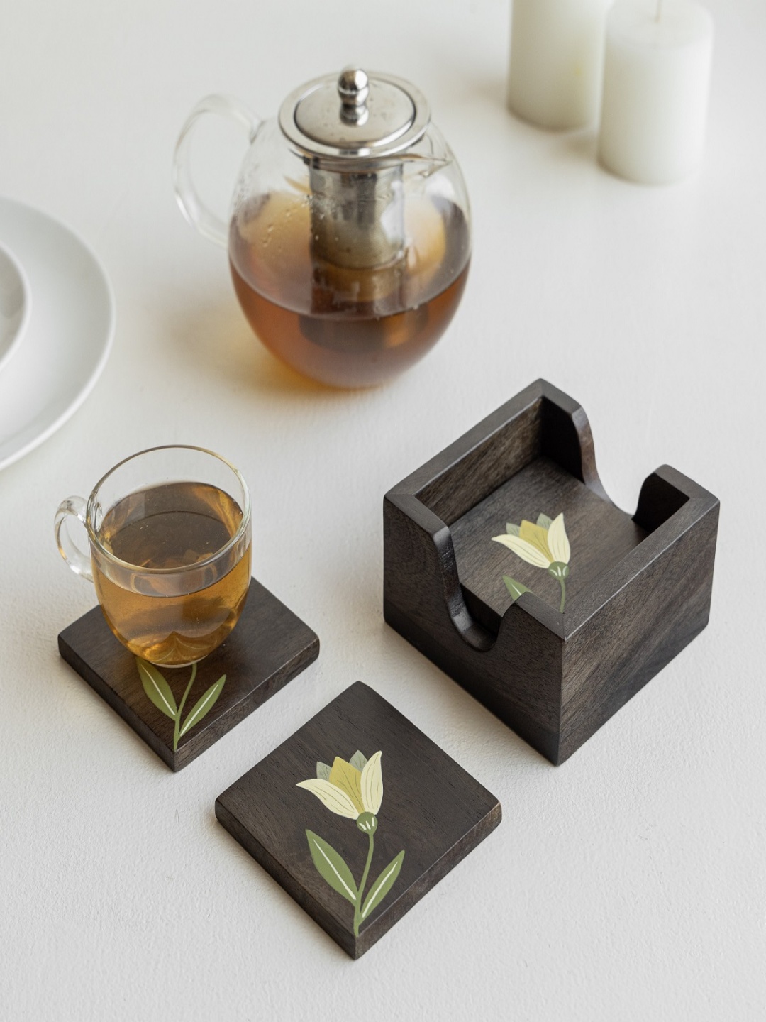 

Aurum Crafts Brown & White 4 Pieces Square Wooden Coasters With Stand