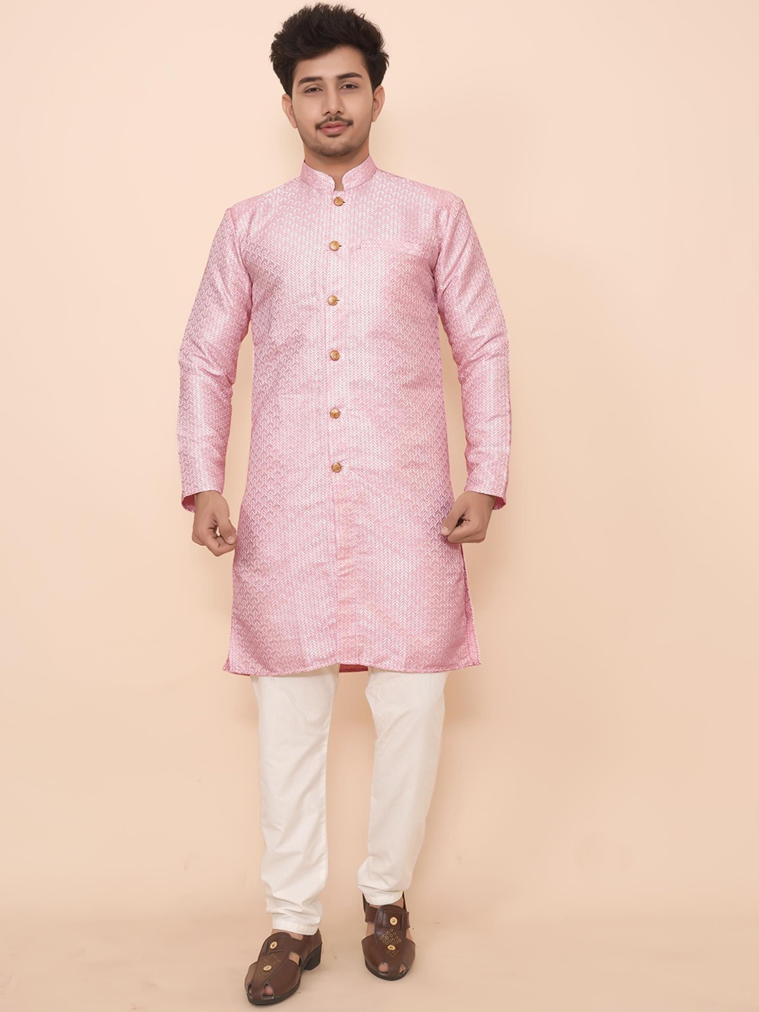 

BLURR Geometric Embroidered Mandarian Collar Jacquard Straight Kurta, Pink