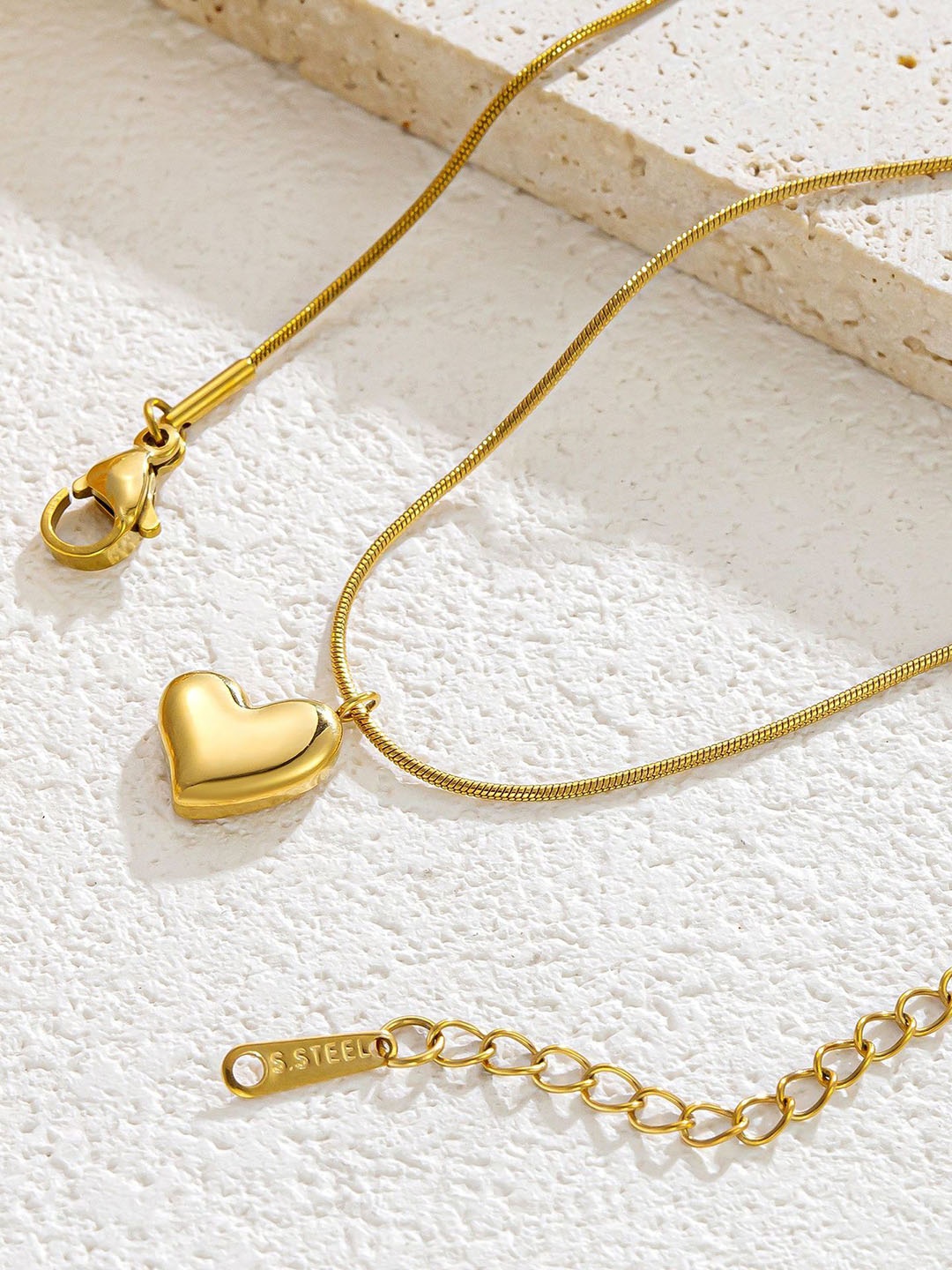 

MEENAZ Gold-Plated Heart Shaped Pendants With Chains